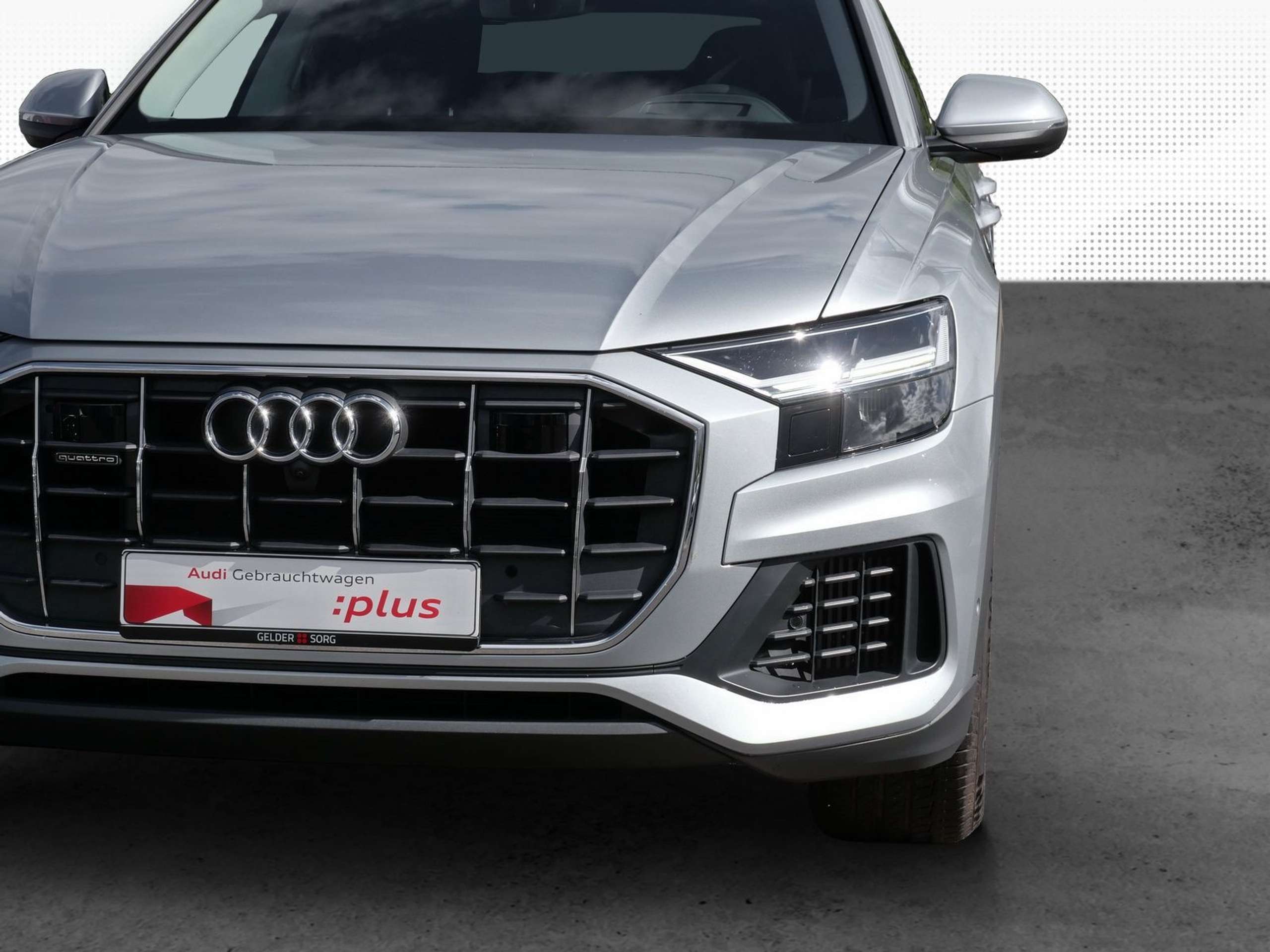 Audi - Q8