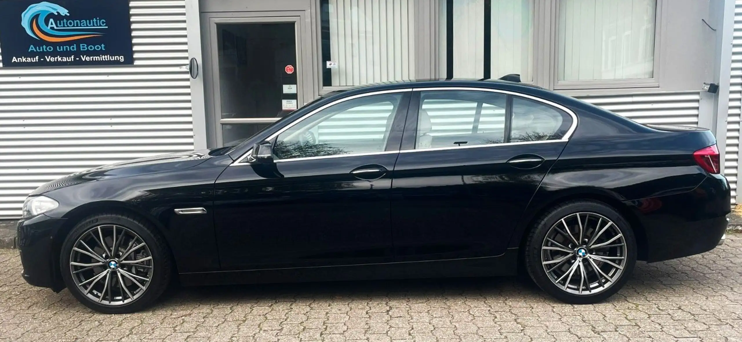 BMW - 528