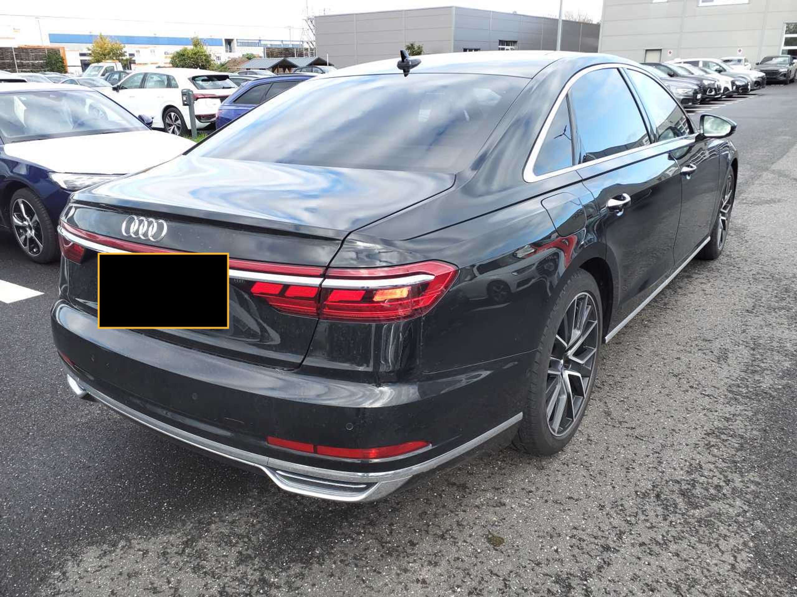 Audi - A8