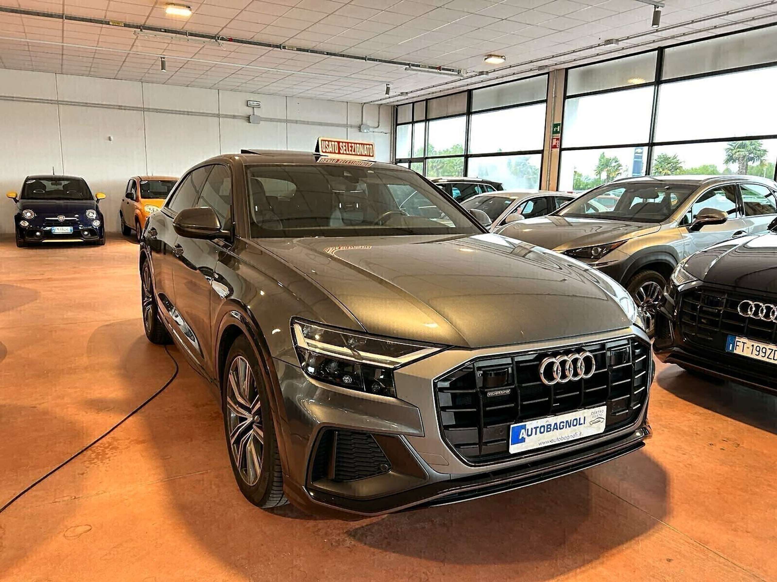 Audi - Q8