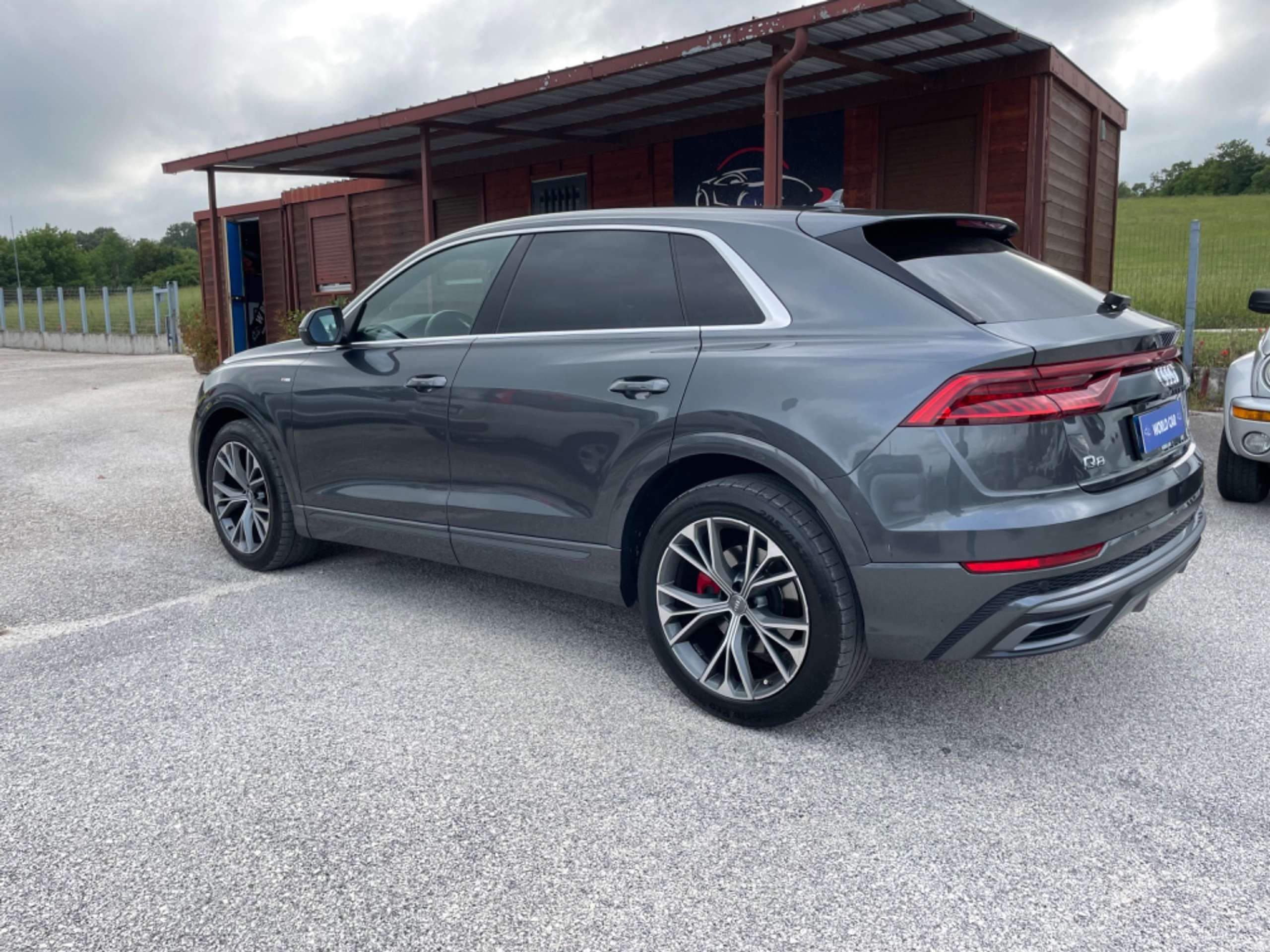 Audi - Q8