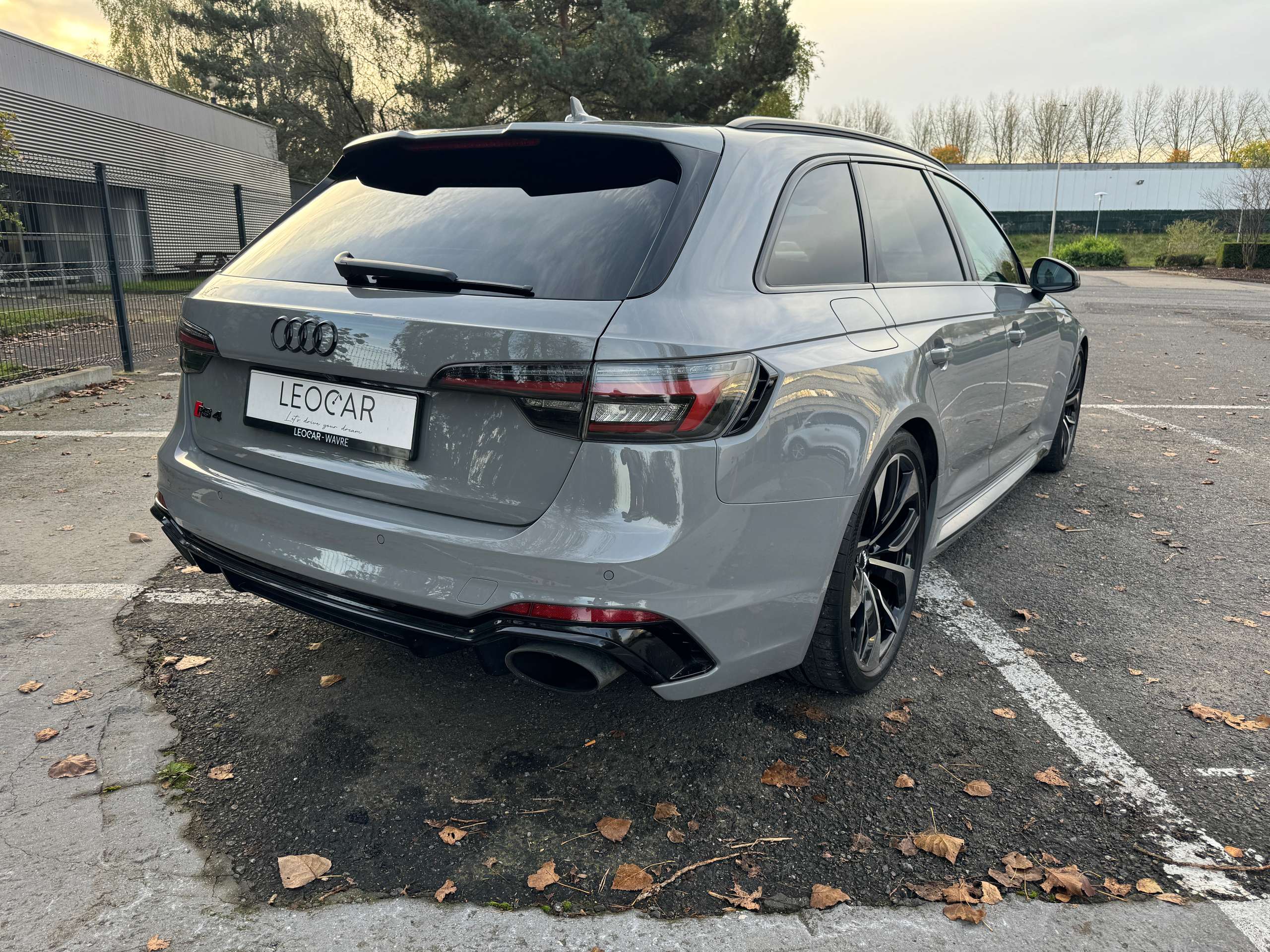 Audi - RS4