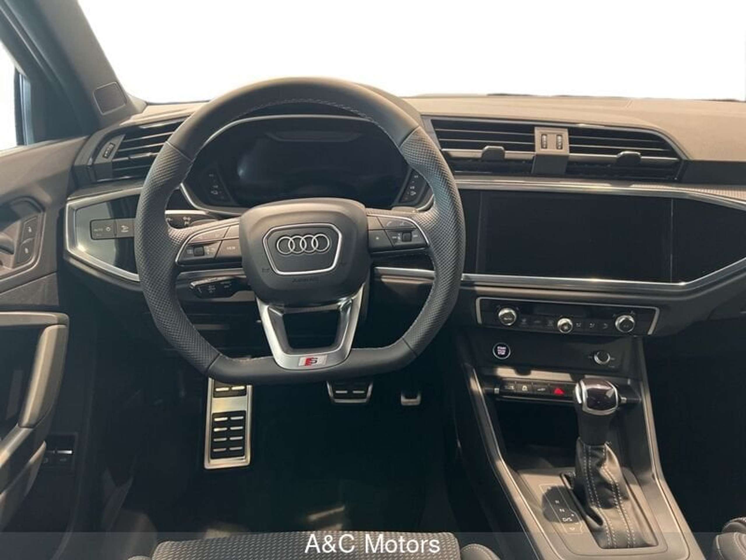 Audi - Q3