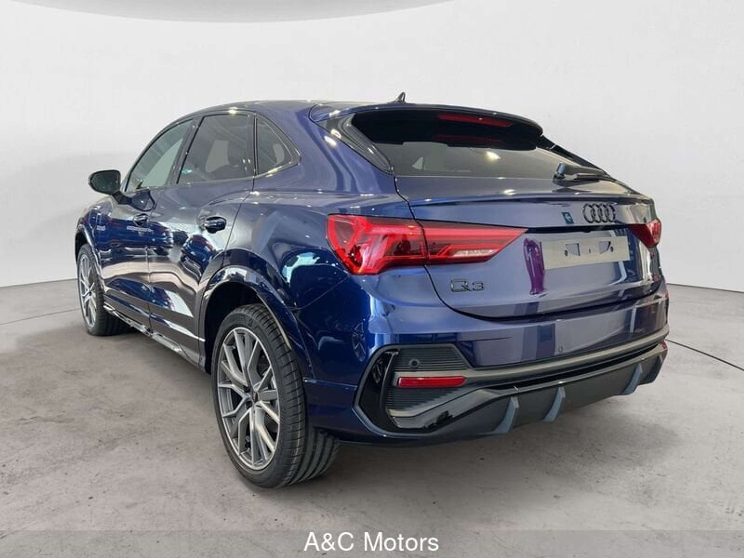 Audi - Q3