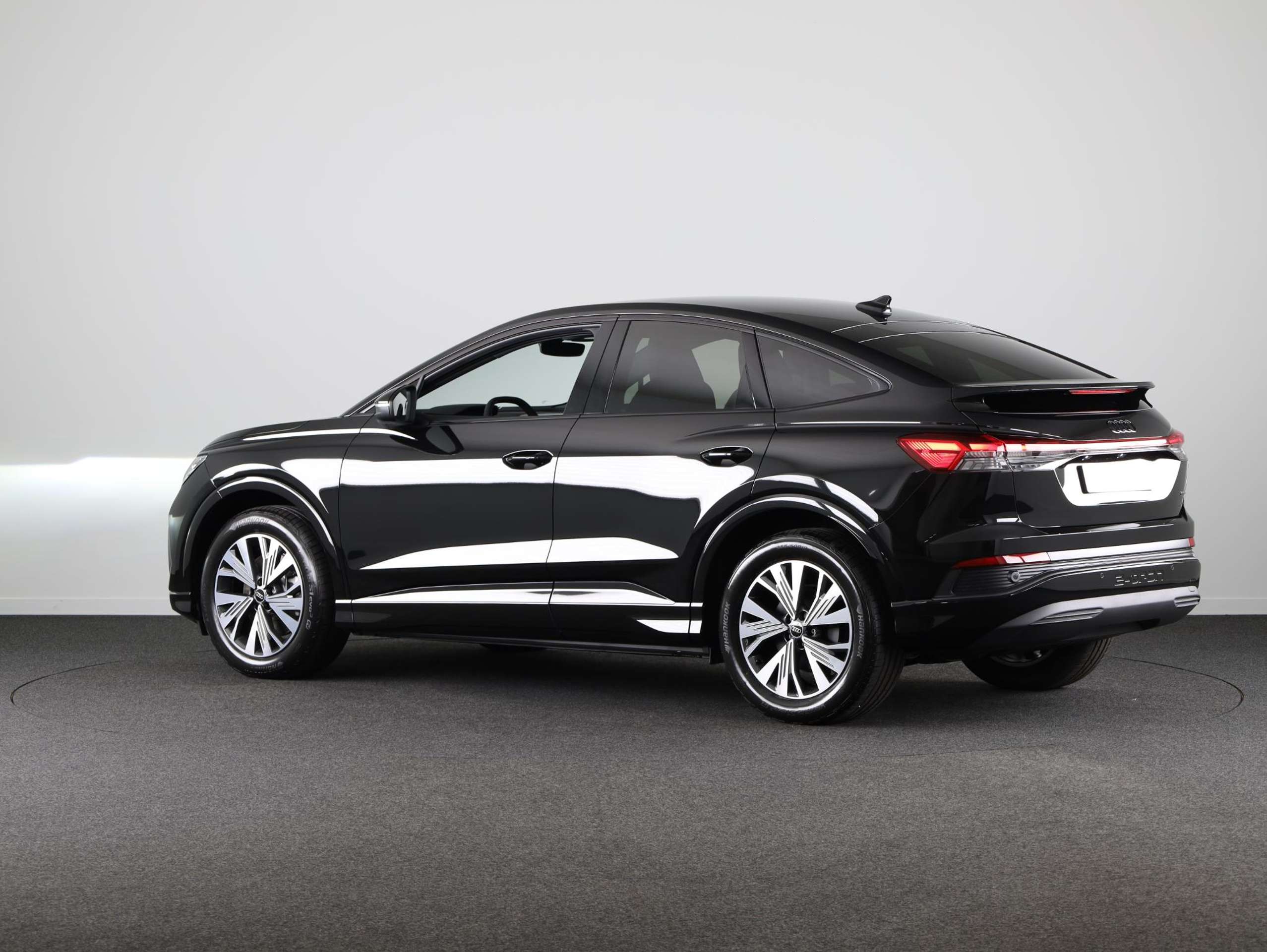 Audi - Q4 e-tron