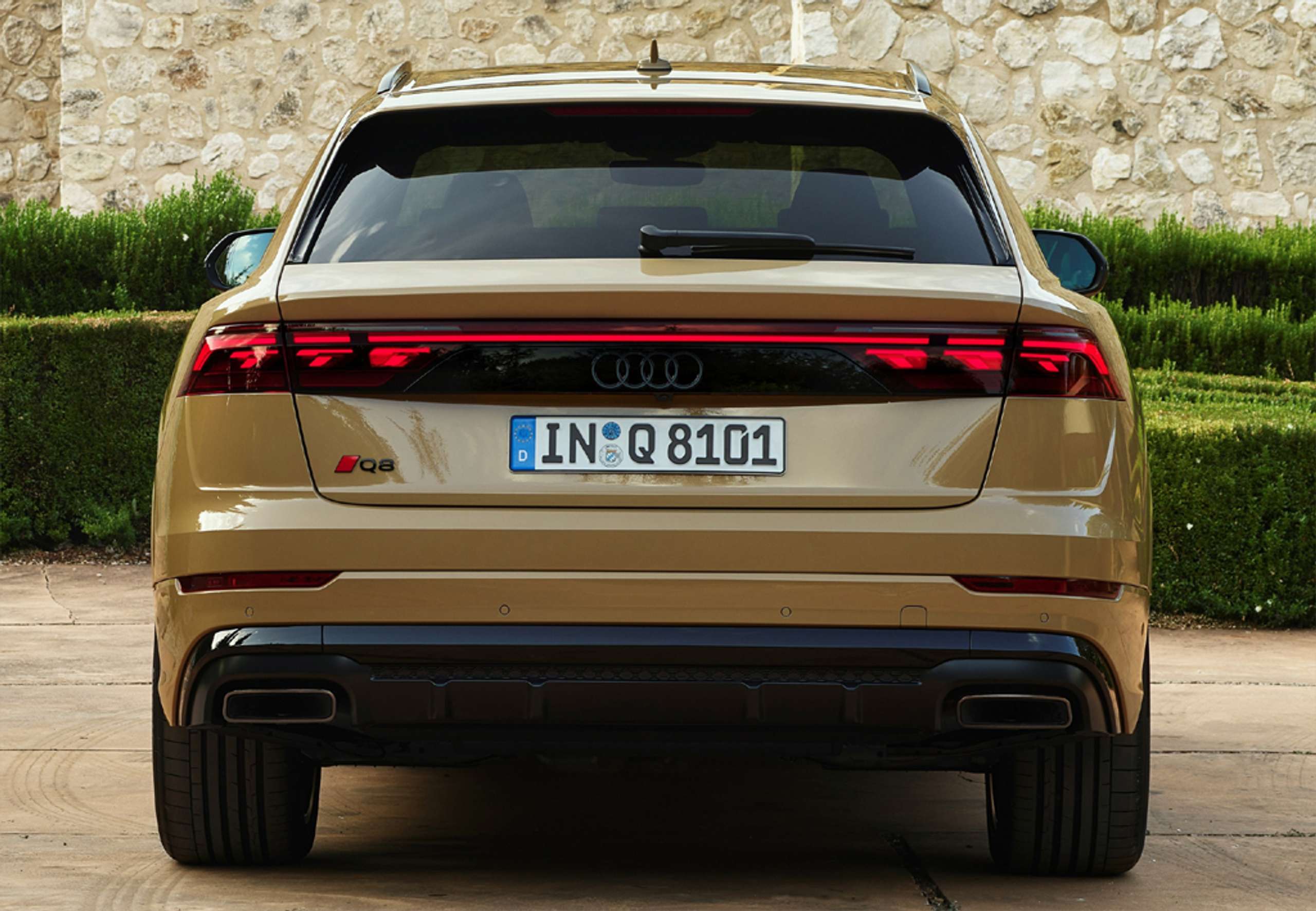 Audi - Q8