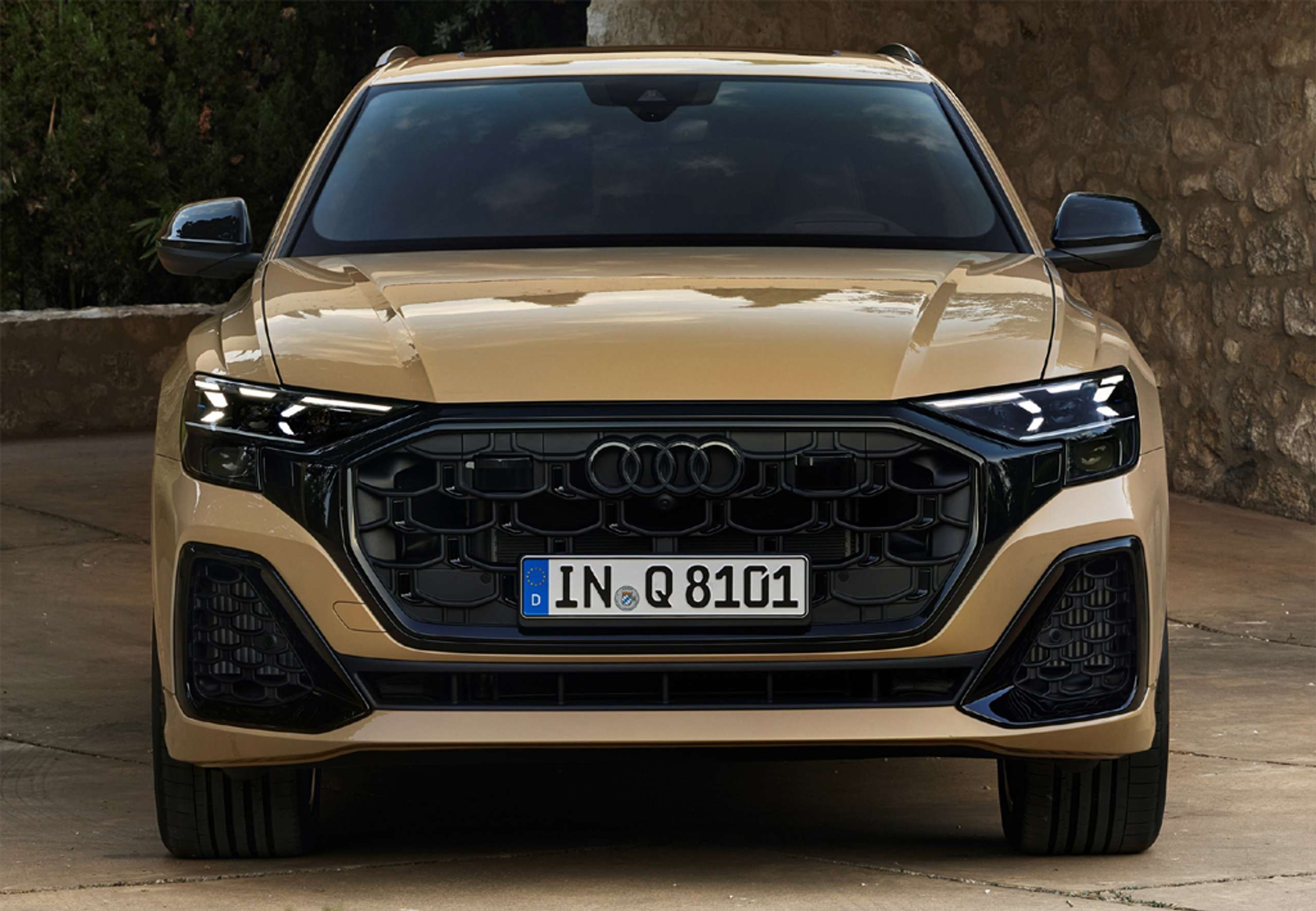 Audi - Q8