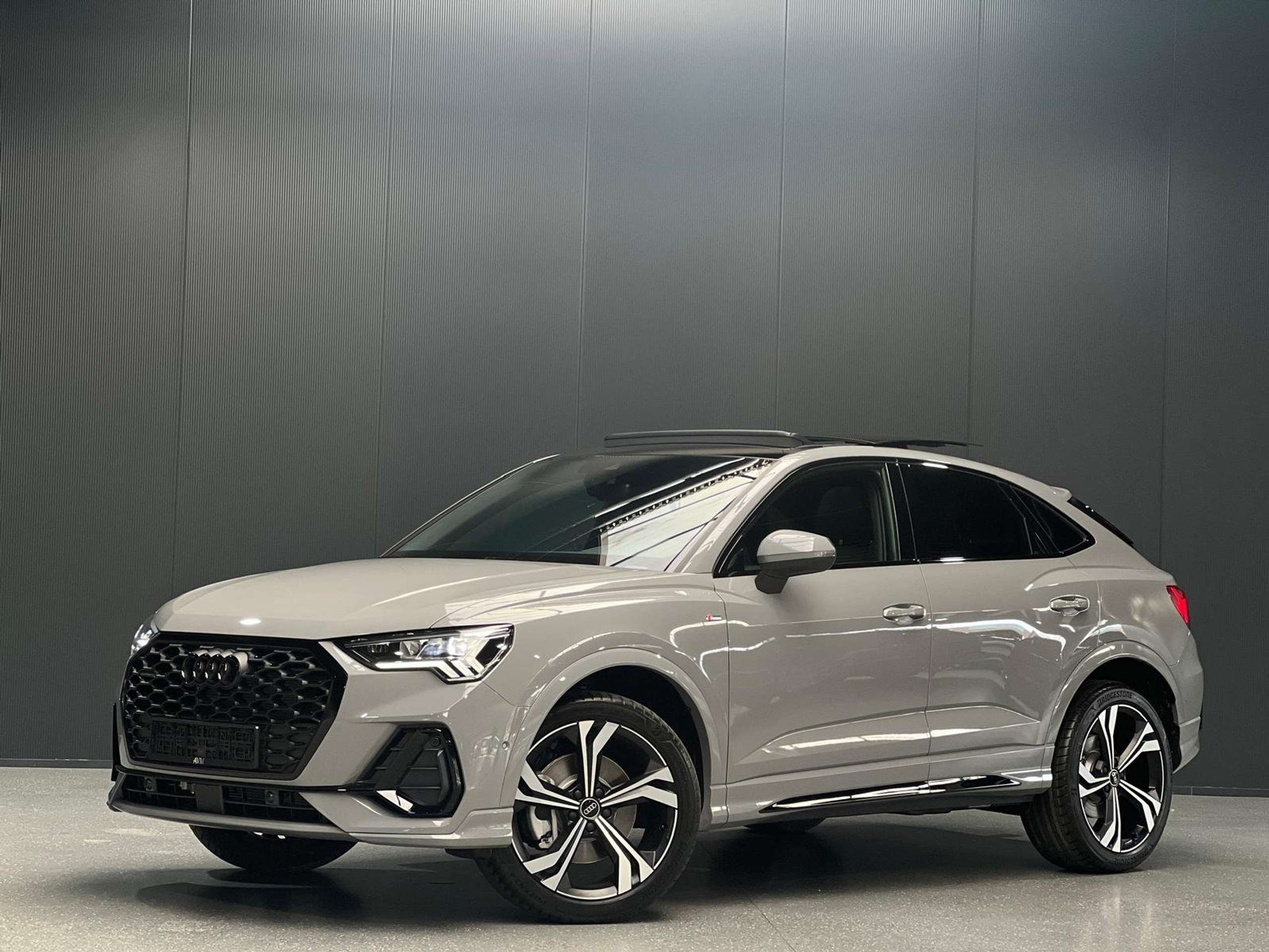 Audi - Q3