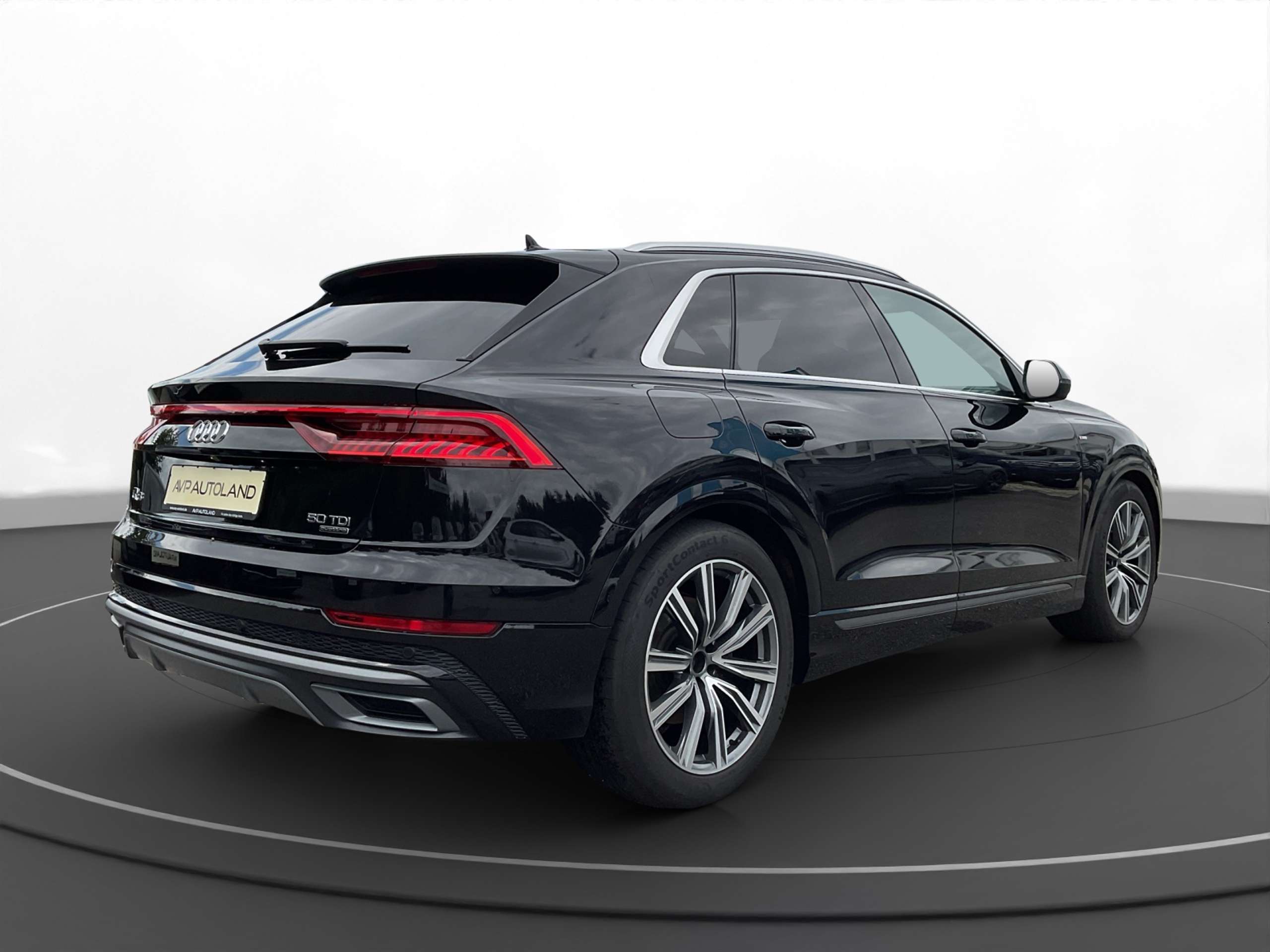 Audi - Q8