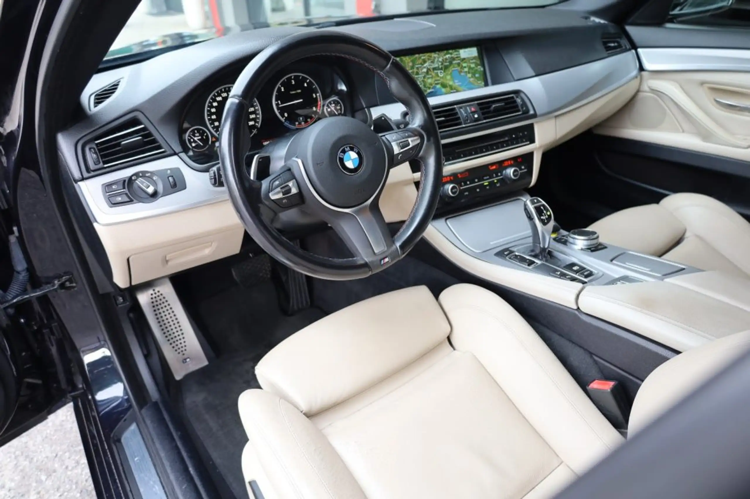 BMW - 525