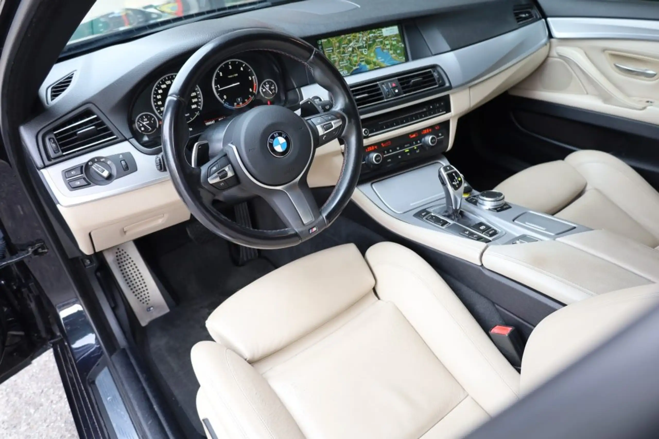 BMW - 525