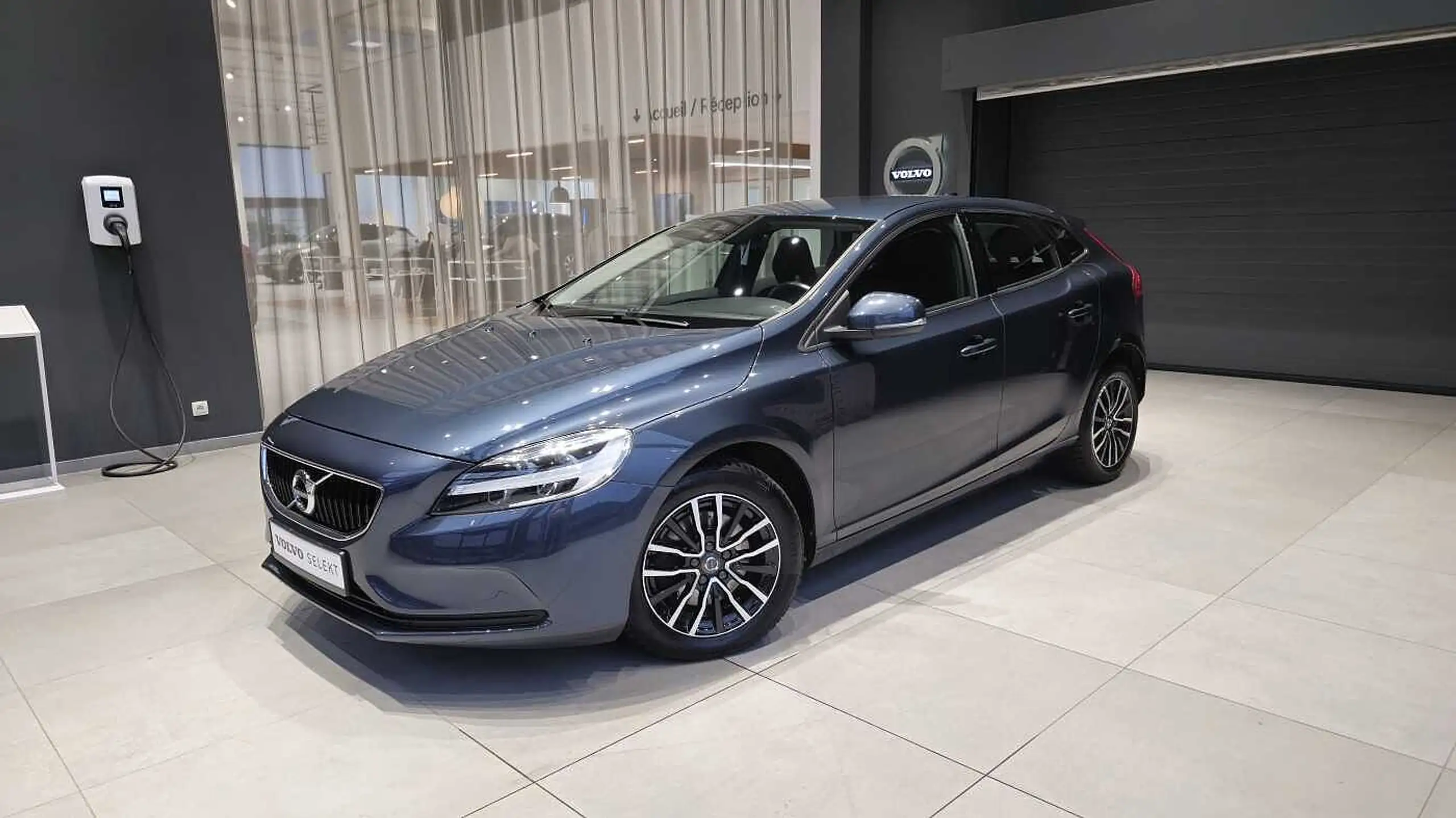 Volvo - V40