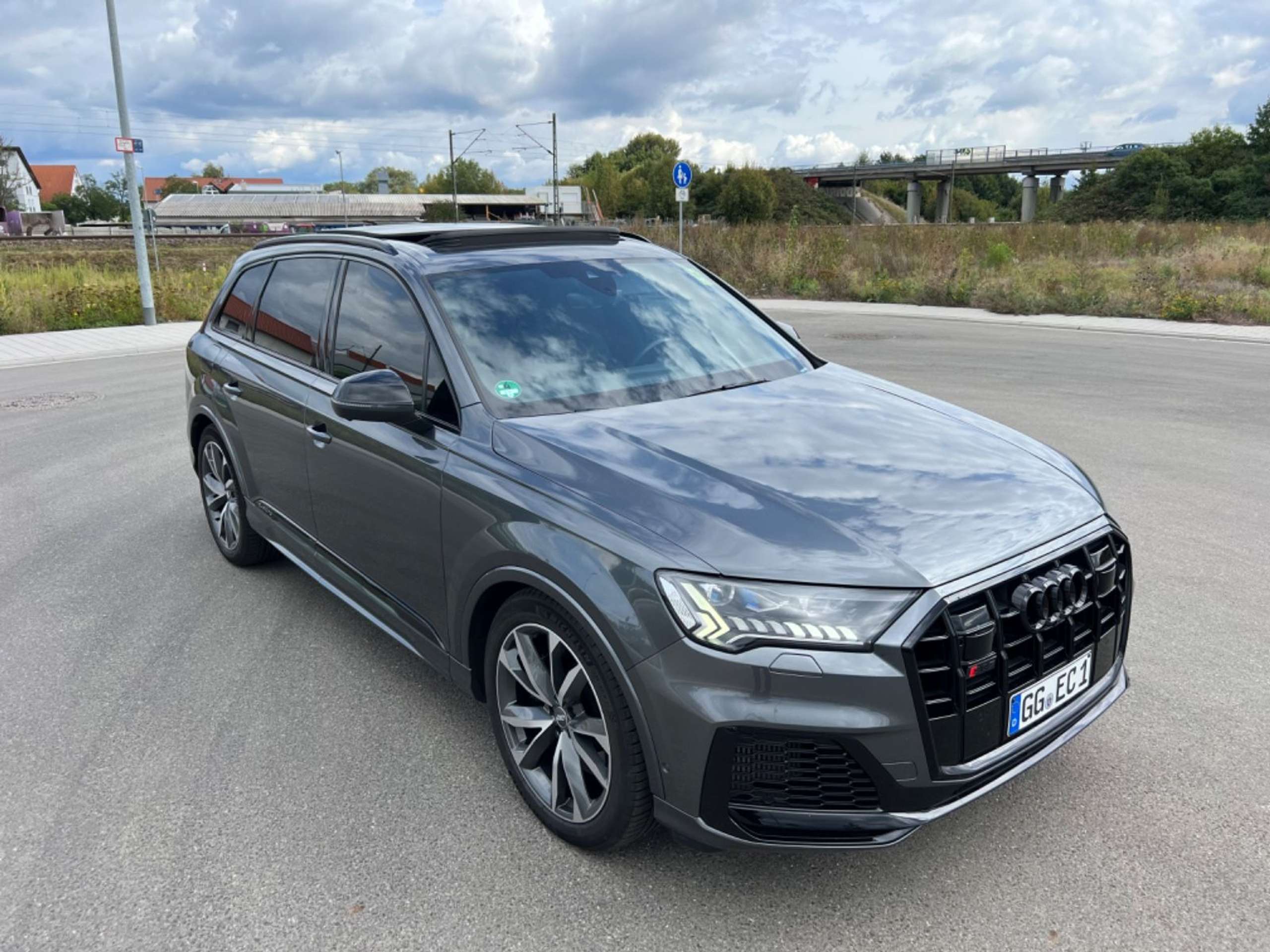 Audi - SQ7