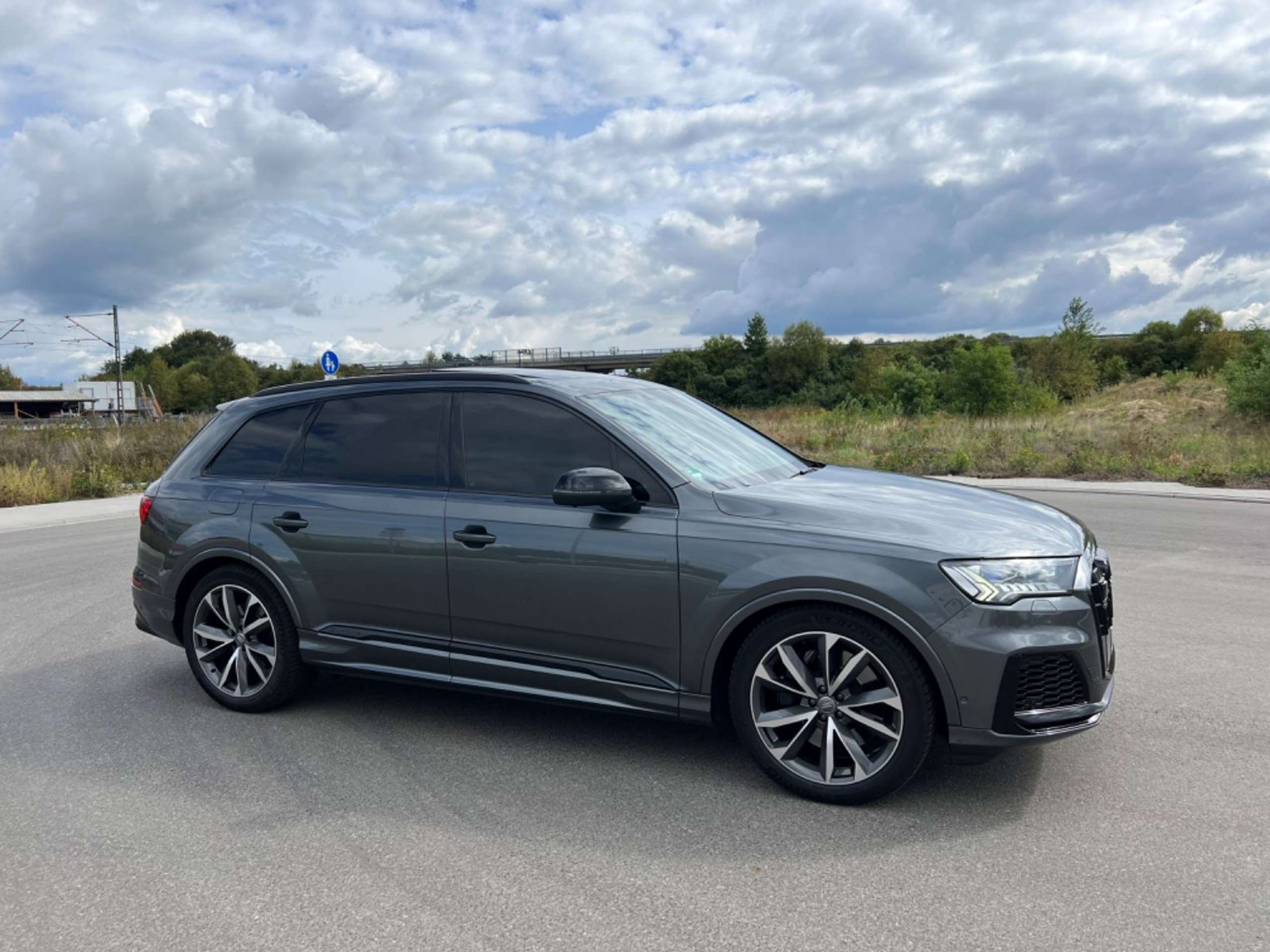 Audi - SQ7