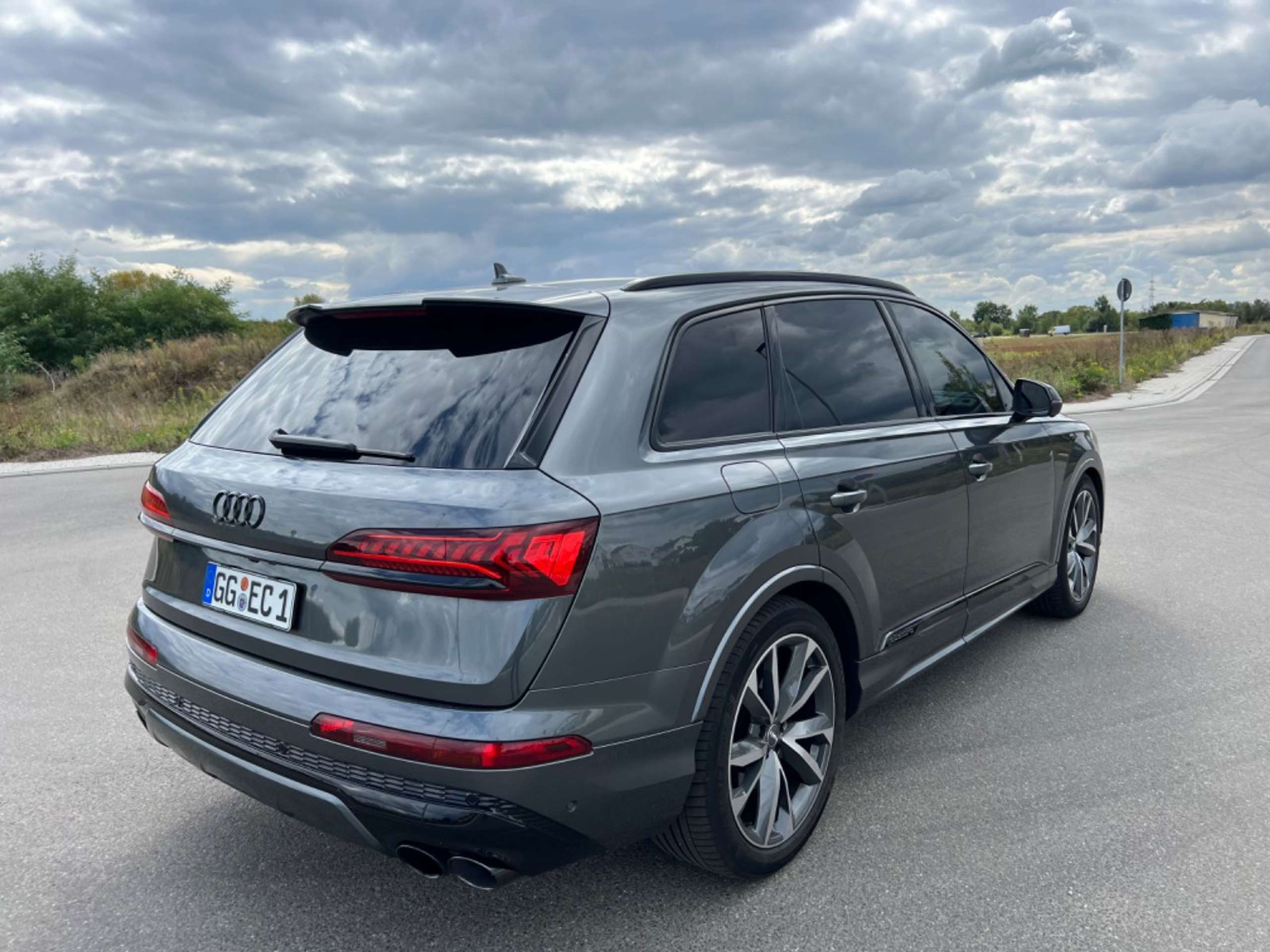 Audi - SQ7