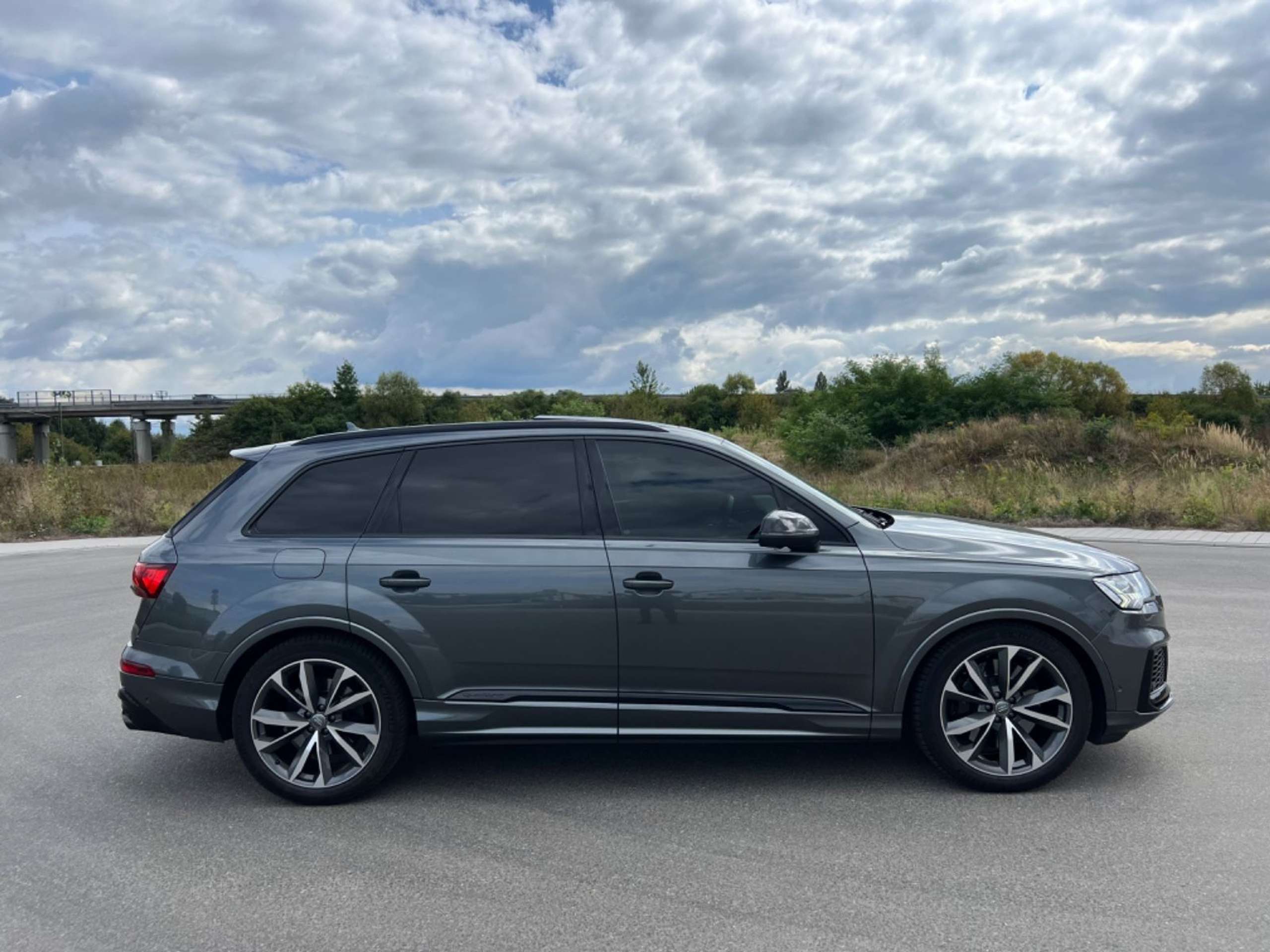 Audi - SQ7