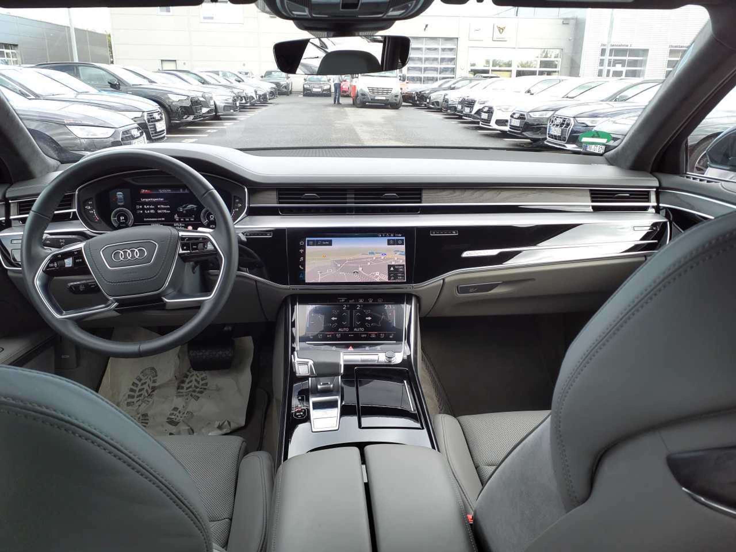 Audi - A8