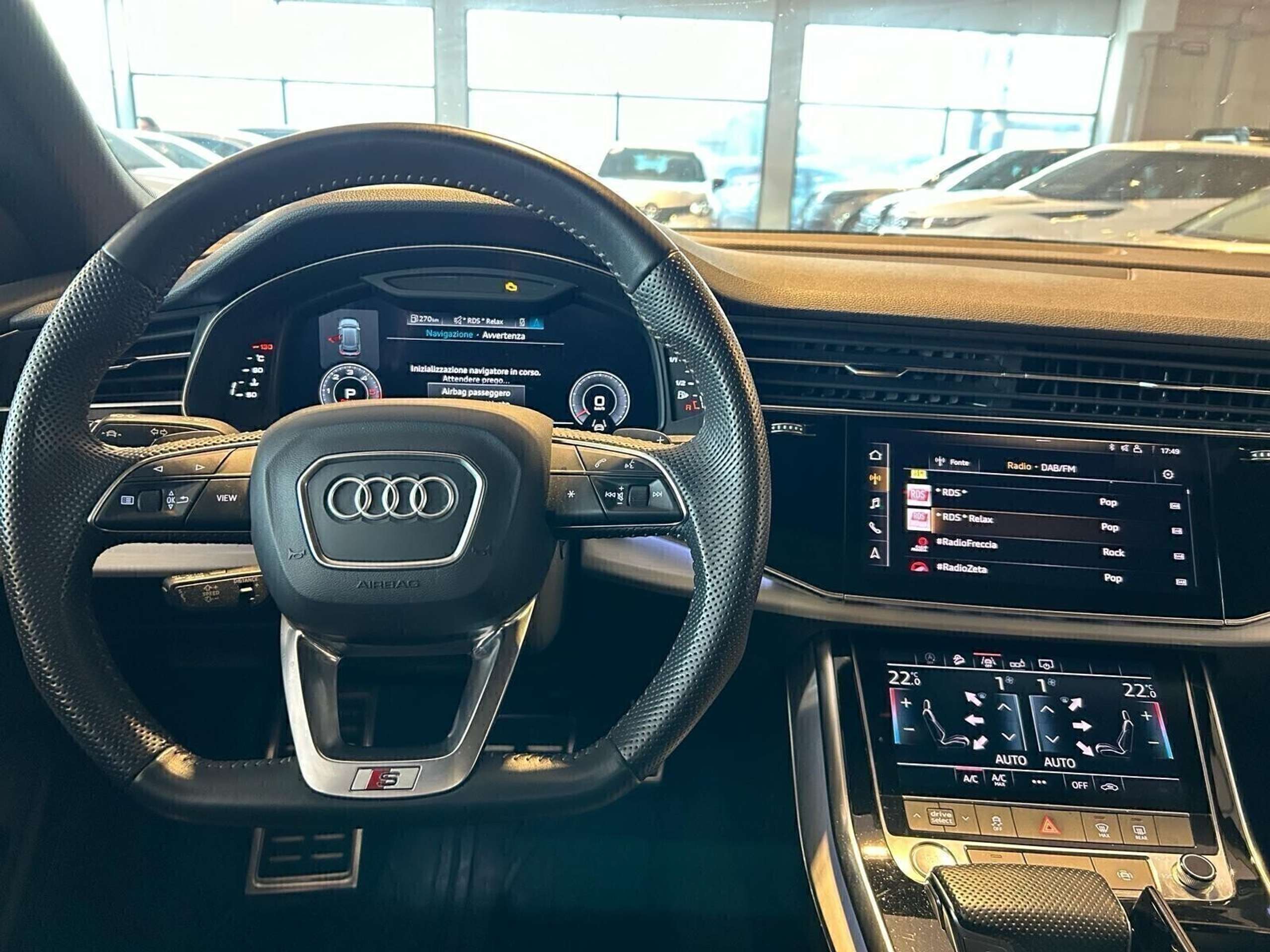 Audi - Q8