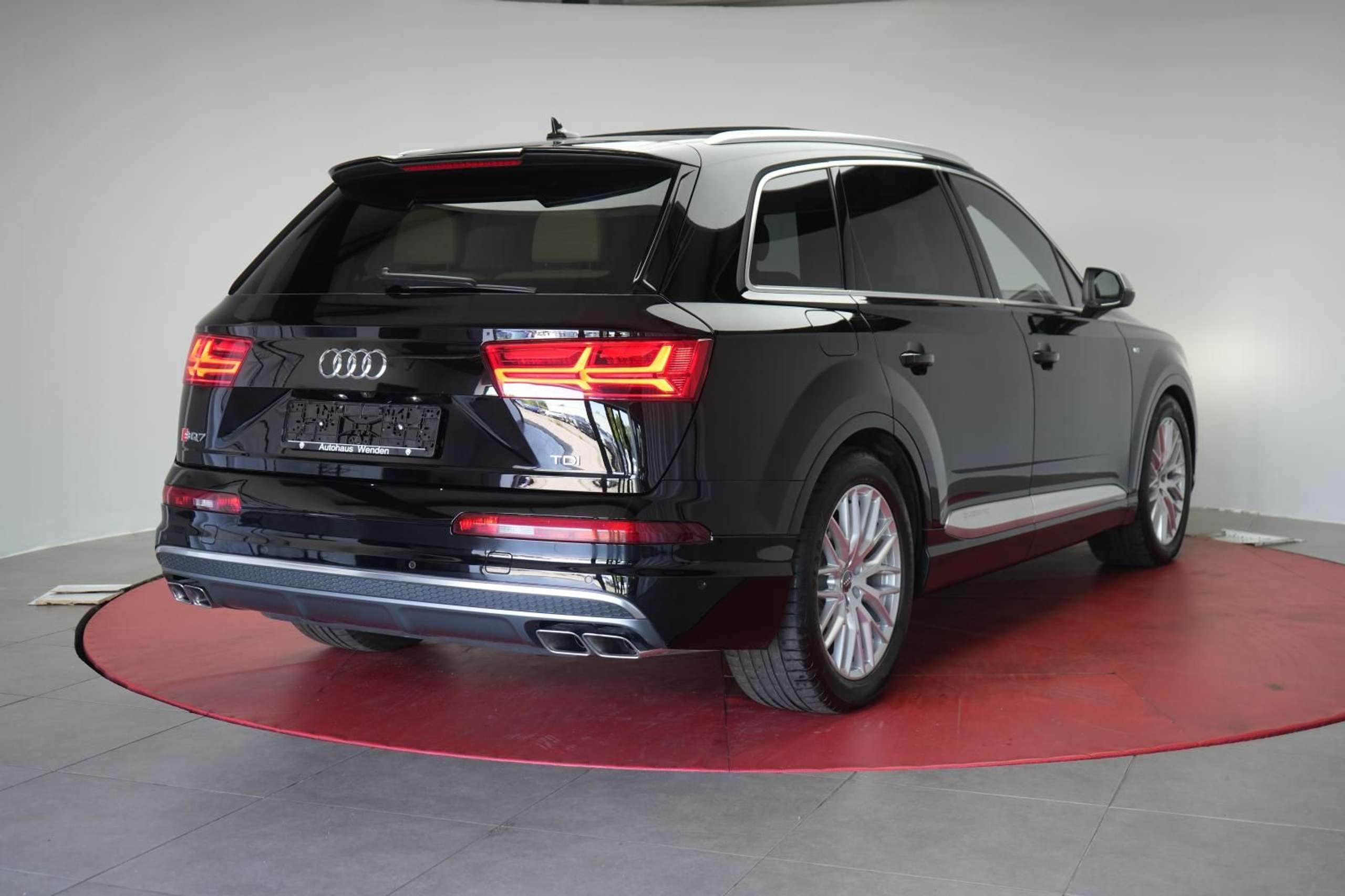 Audi - SQ7