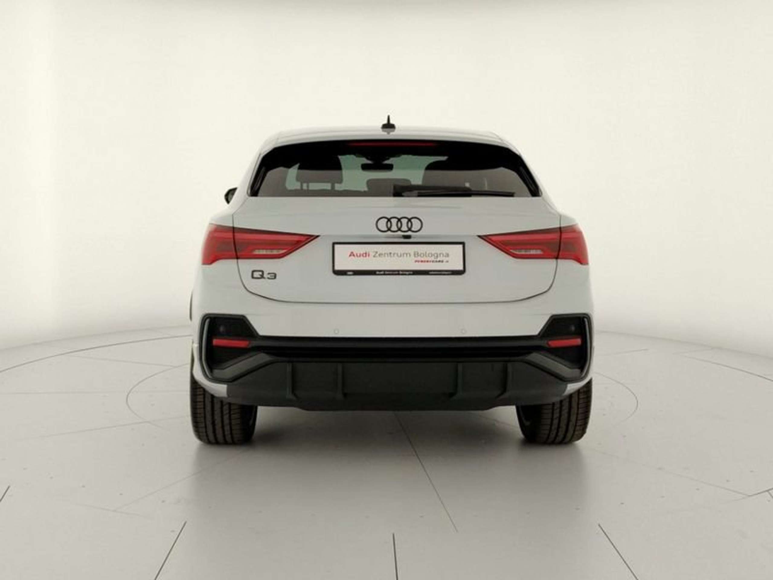 Audi - Q3