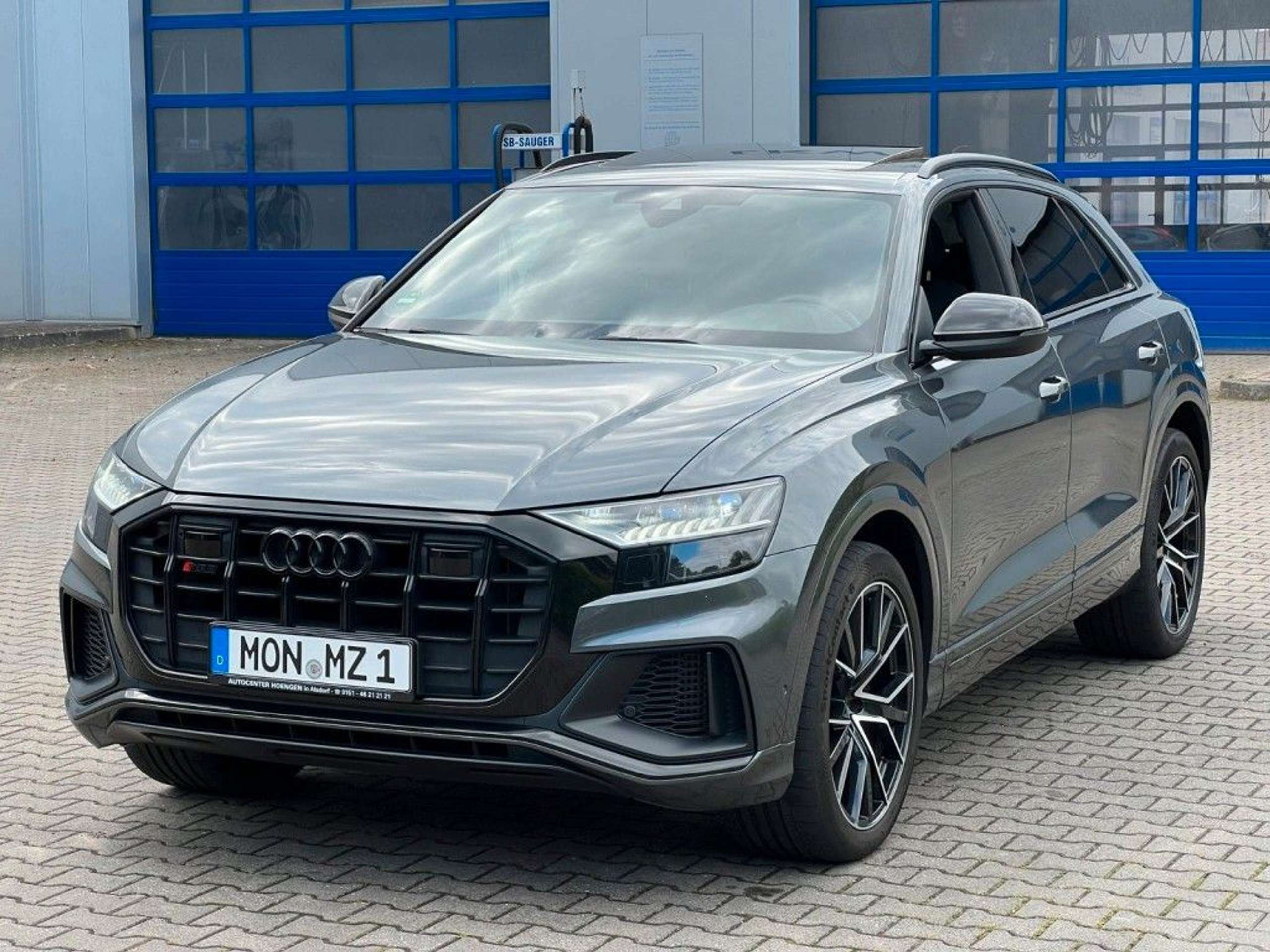 Audi - SQ8