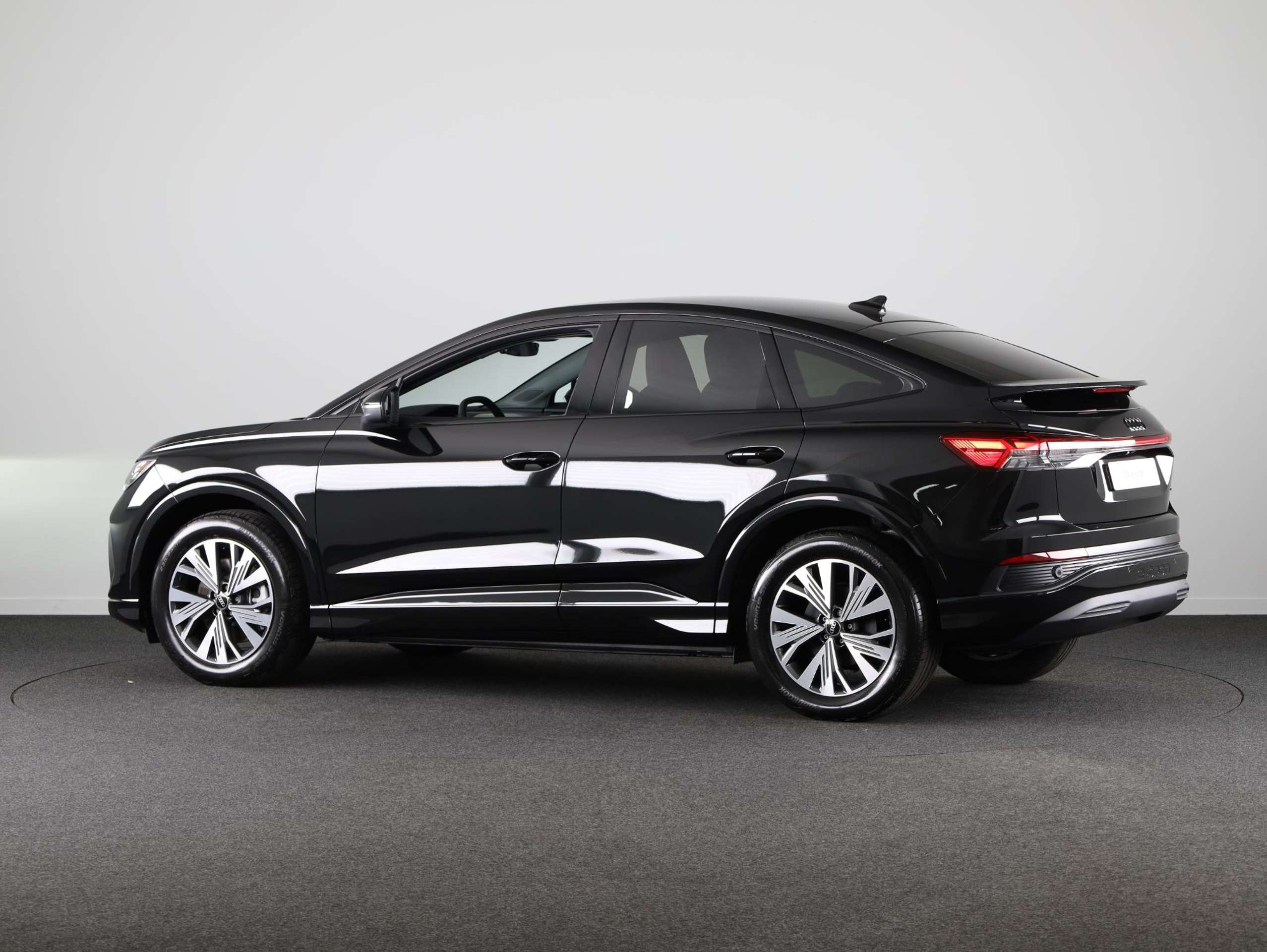 Audi - Q4 e-tron