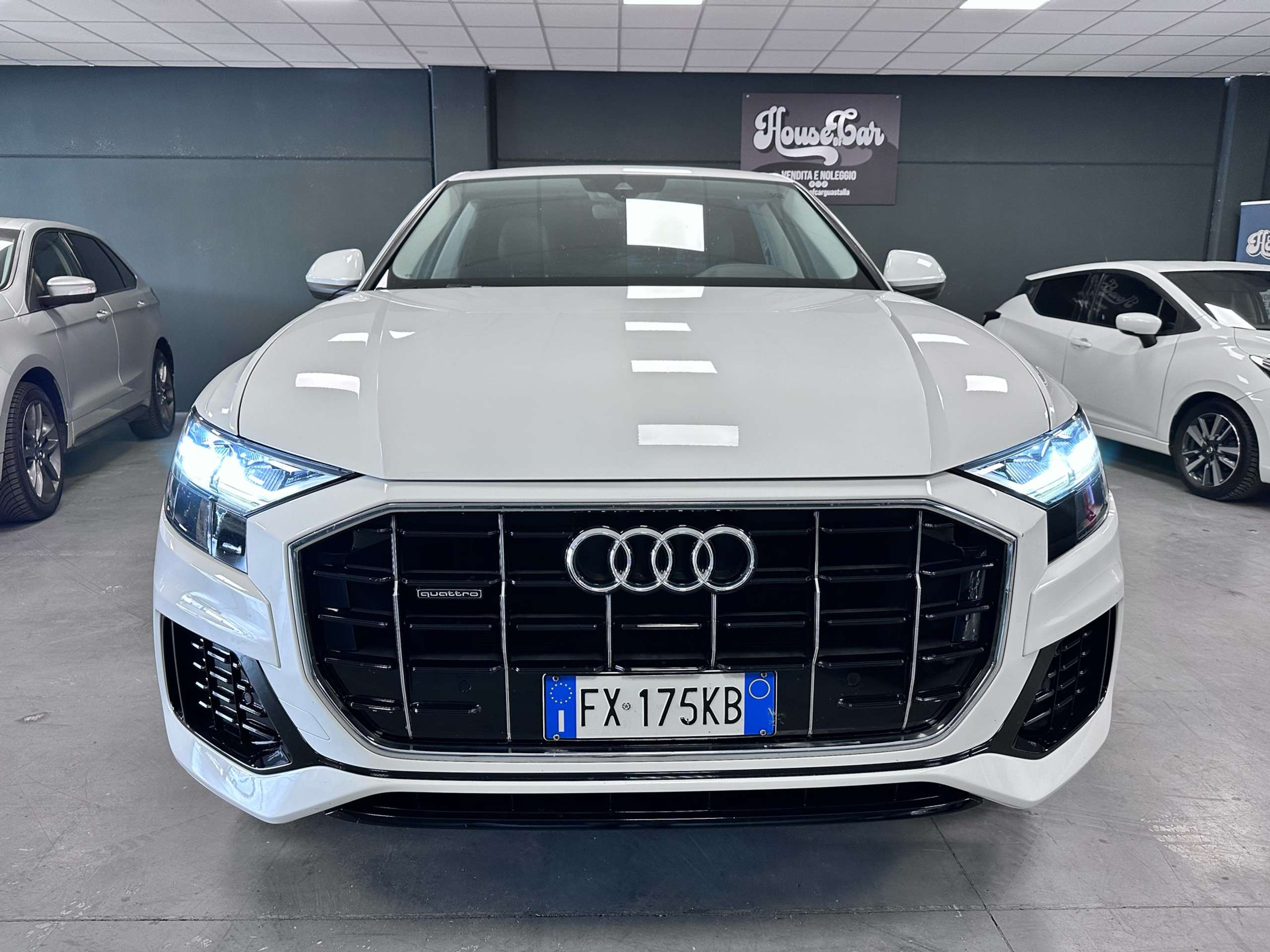 Audi - Q8