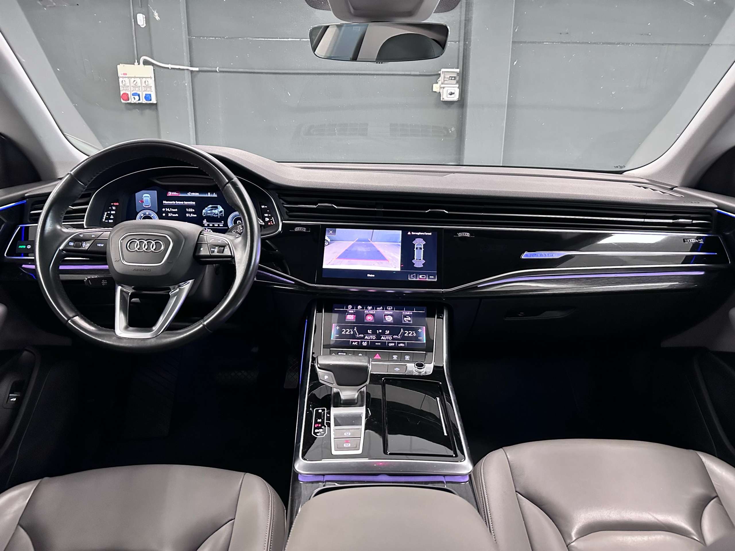 Audi - Q8