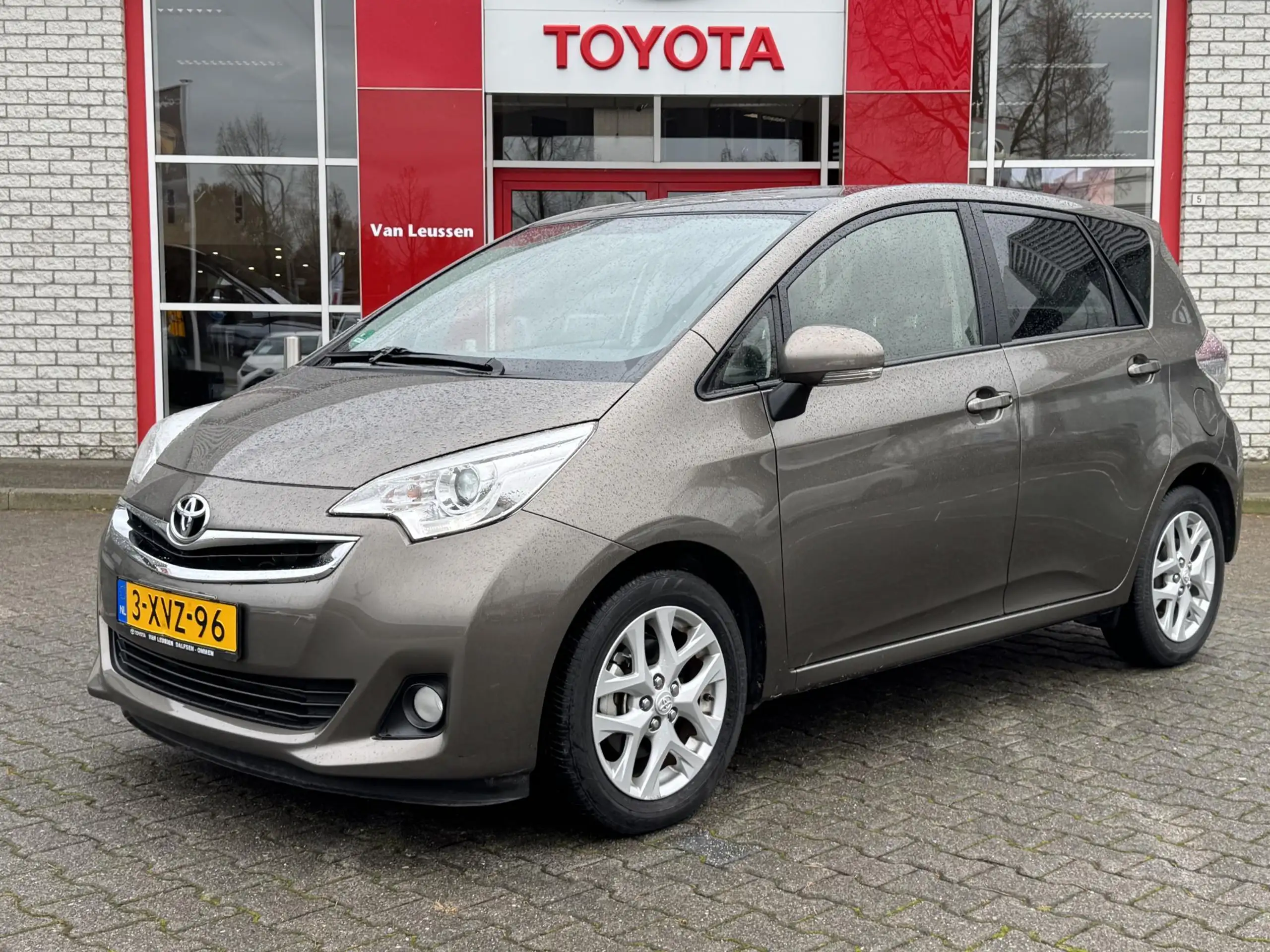 Toyota - Verso-S