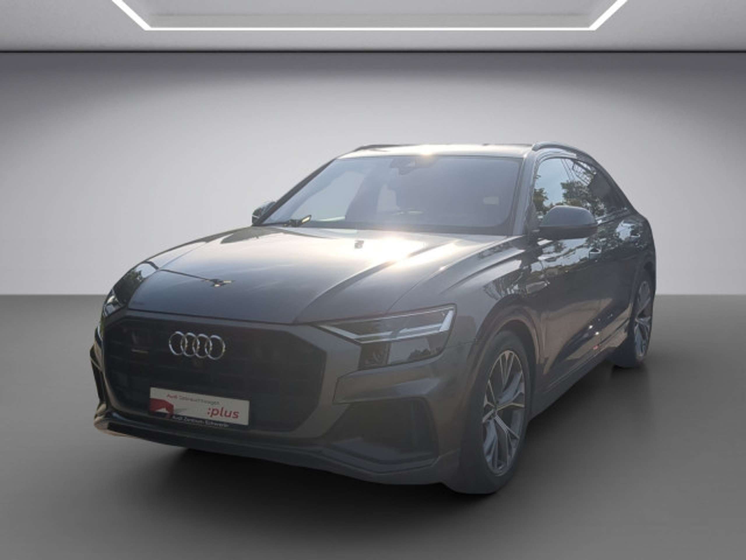 Audi - Q8