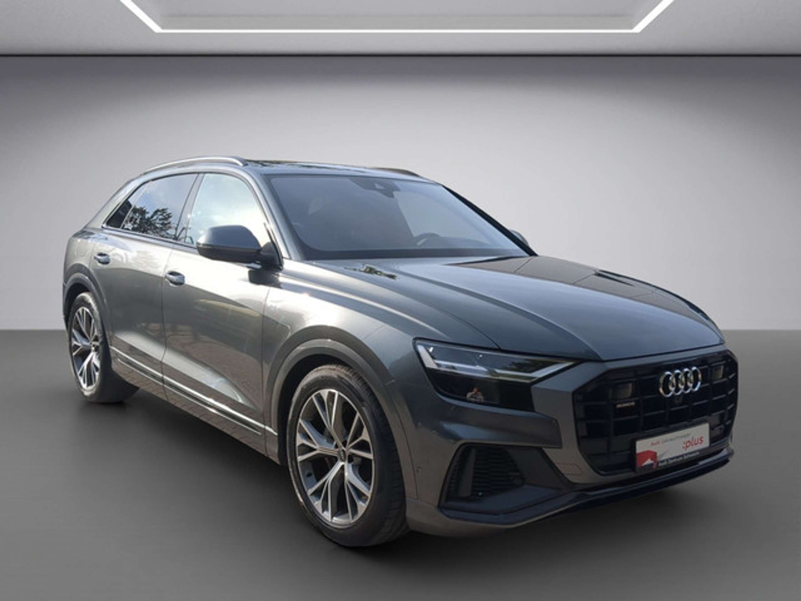 Audi - Q8