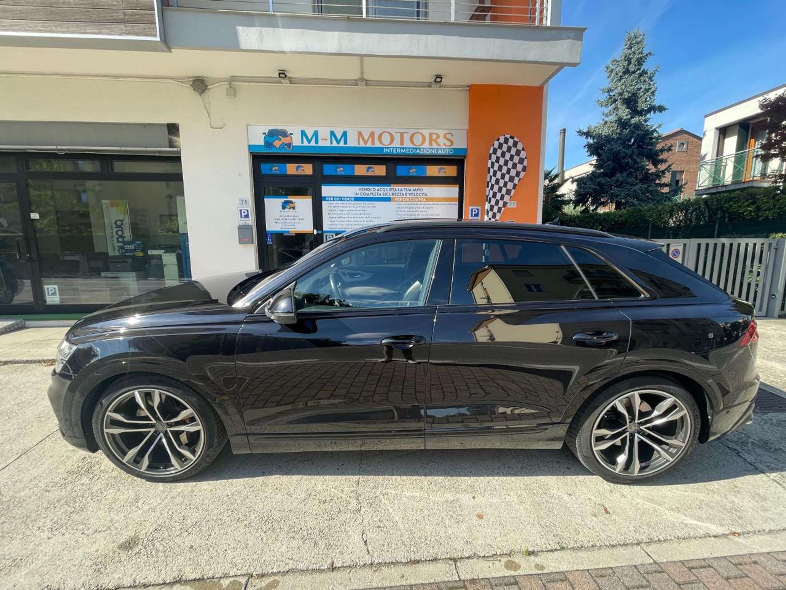 Audi - SQ8