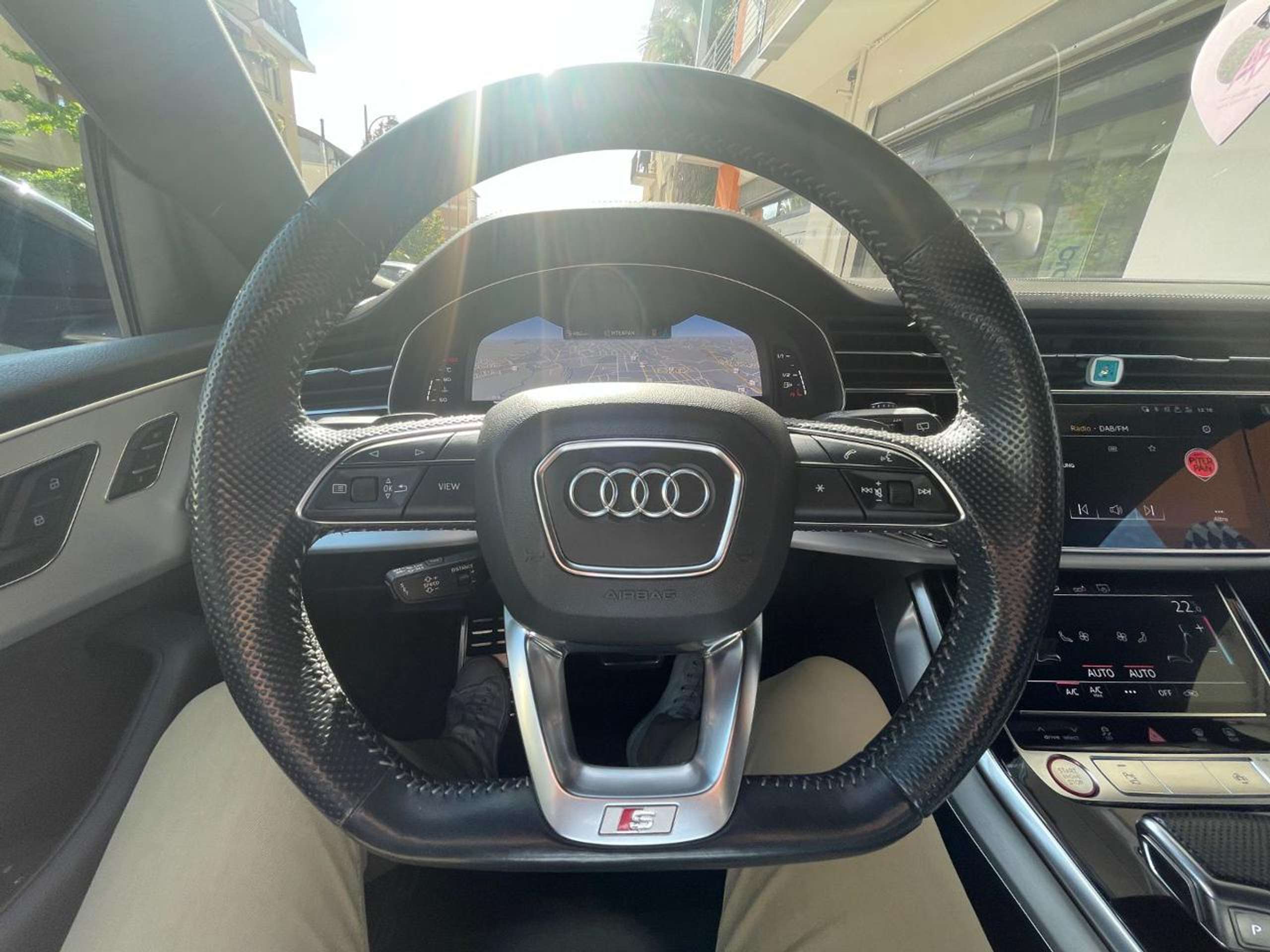 Audi - SQ8