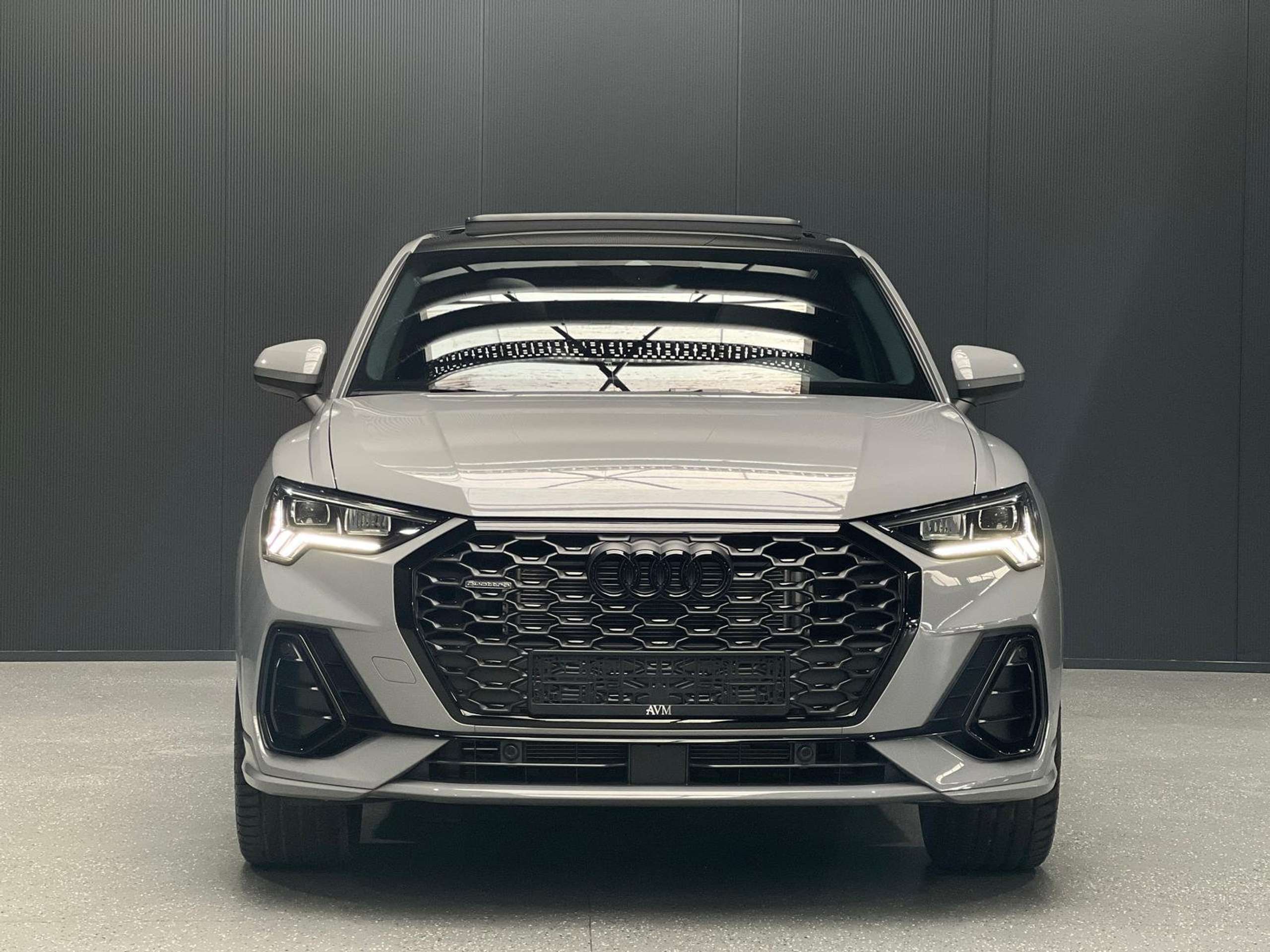 Audi - Q3