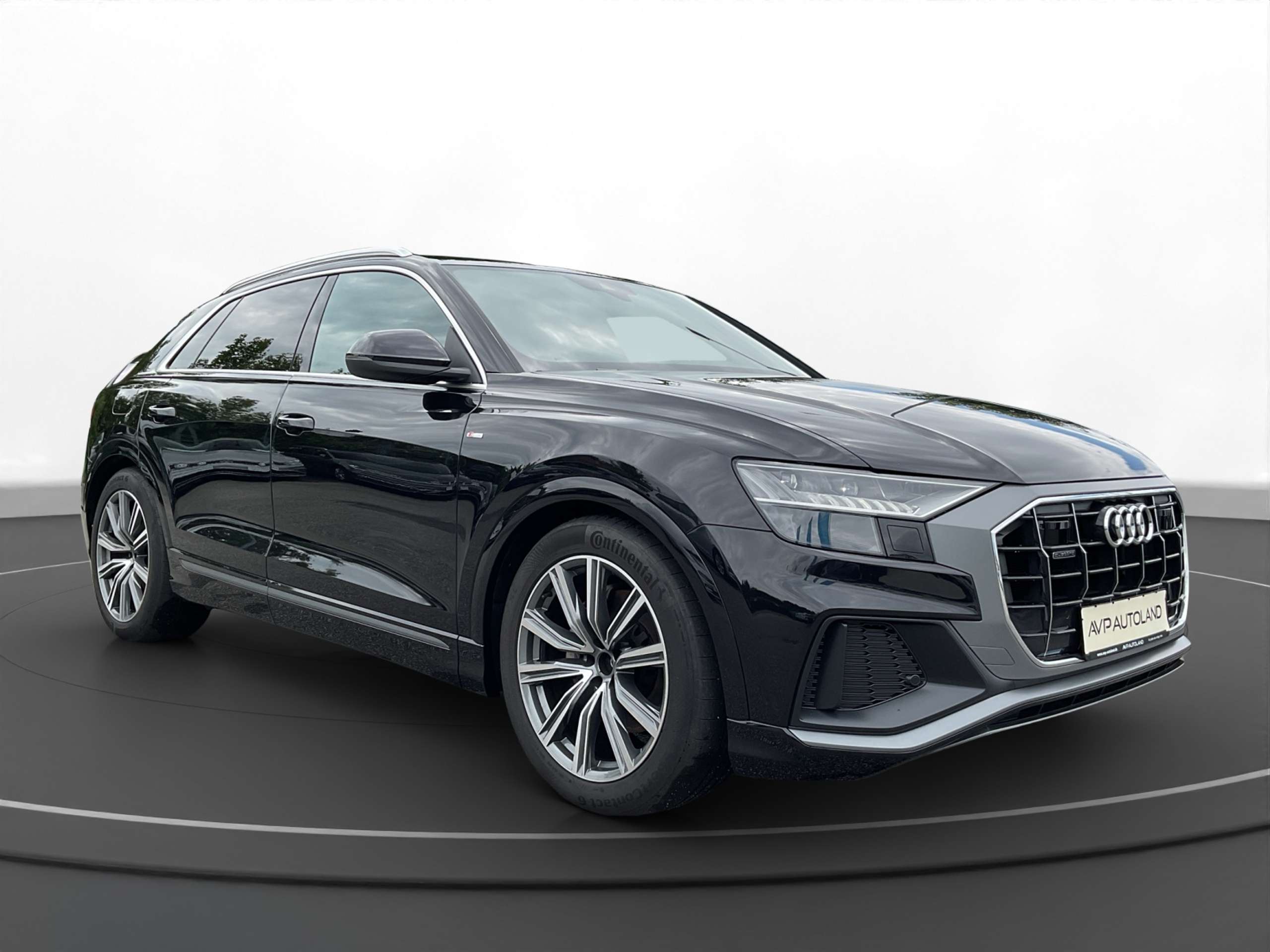 Audi - Q8