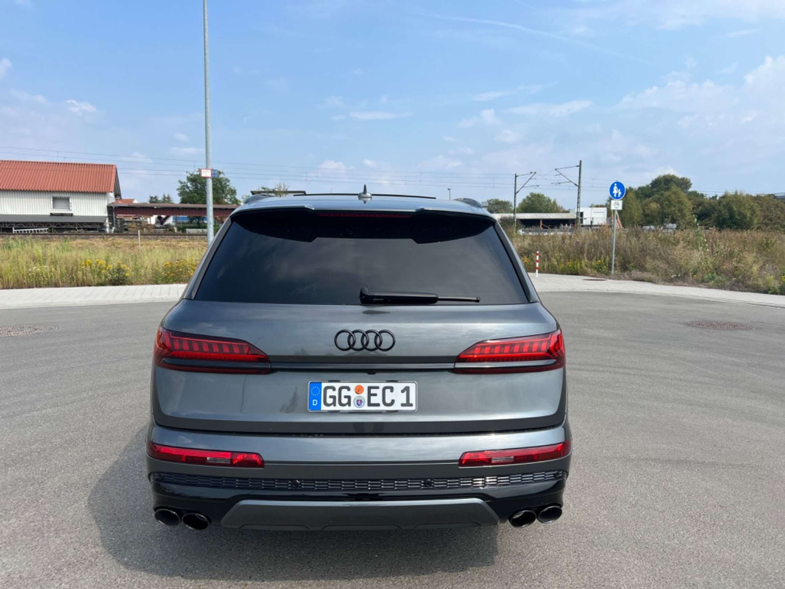 Audi - SQ7