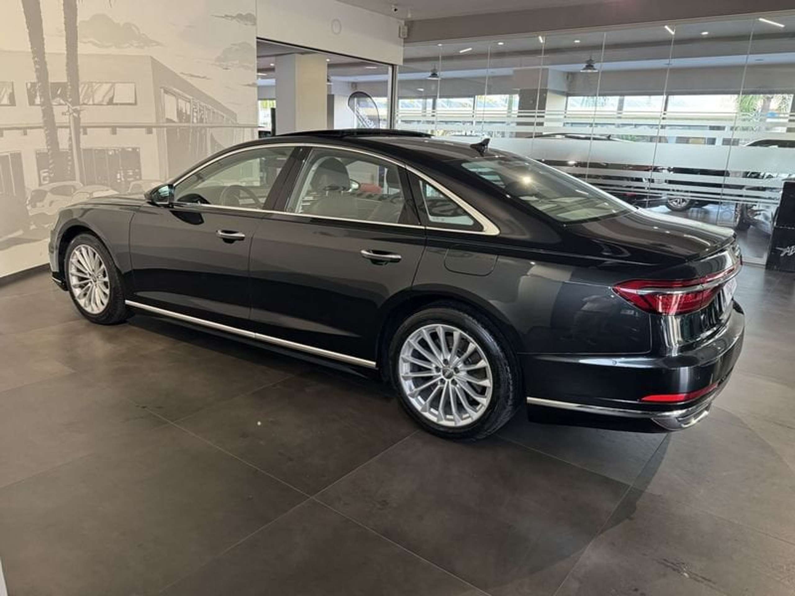 Audi - A8