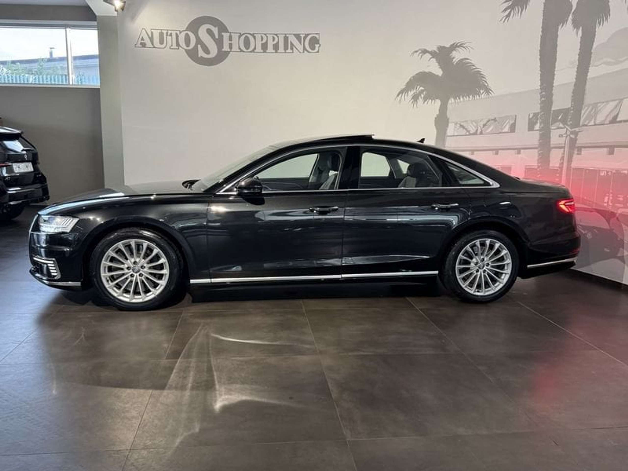 Audi - A8