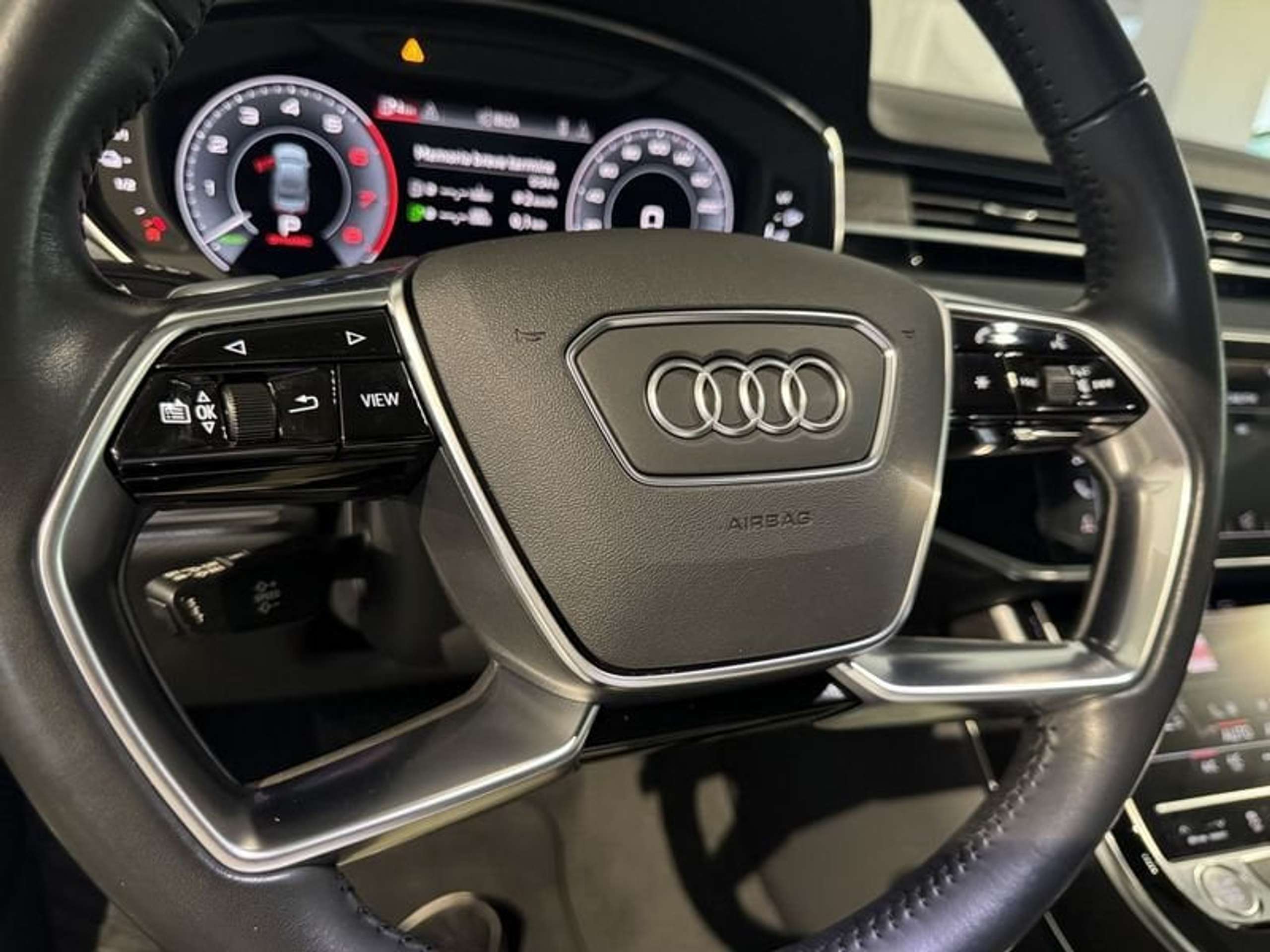 Audi - A8