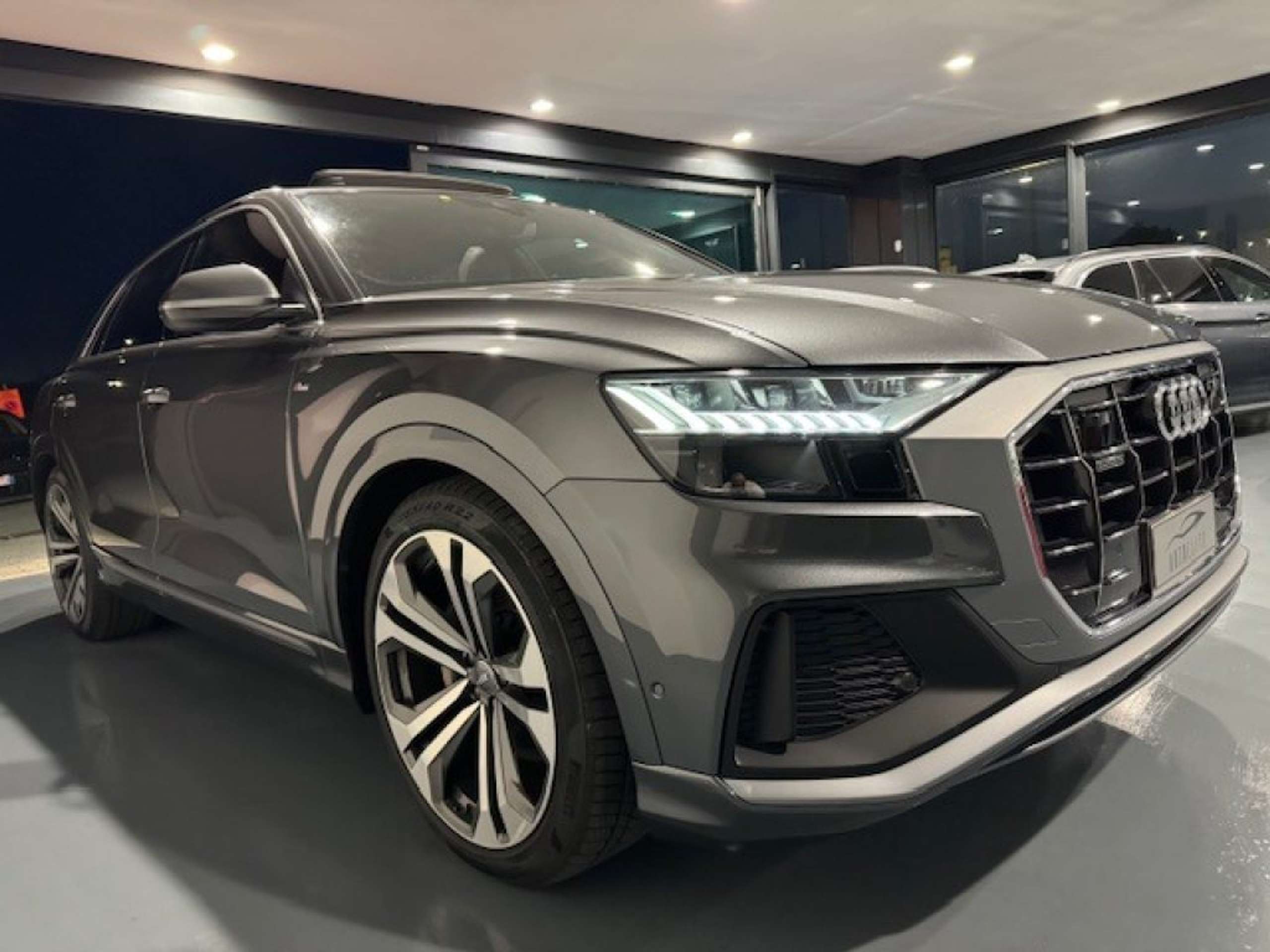 Audi - Q8