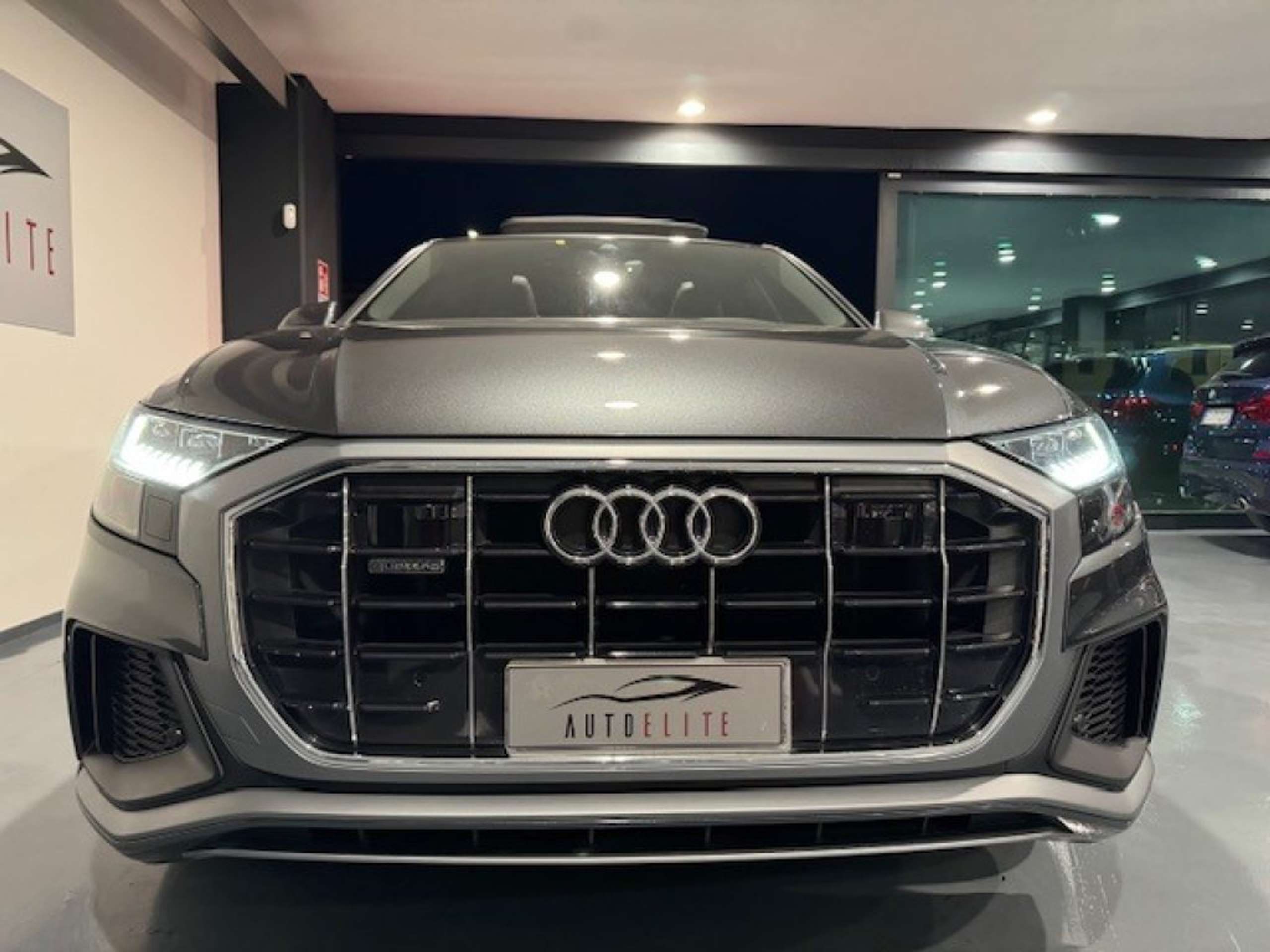 Audi - Q8