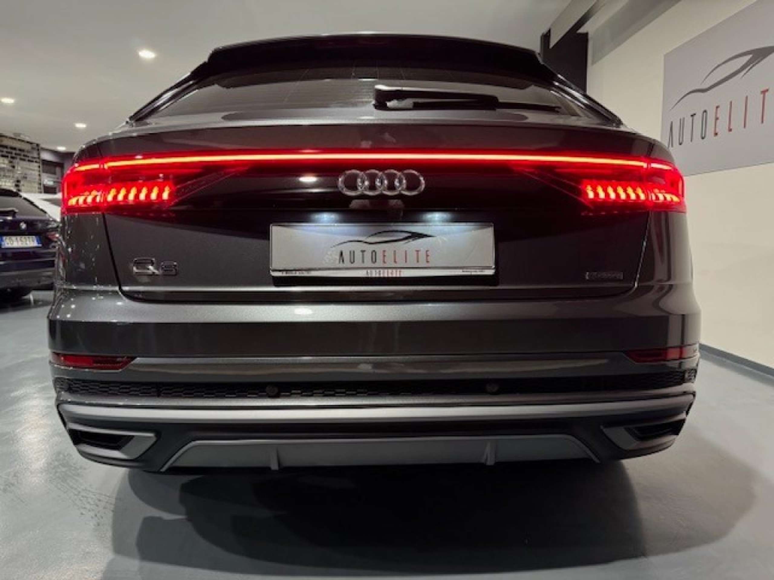 Audi - Q8