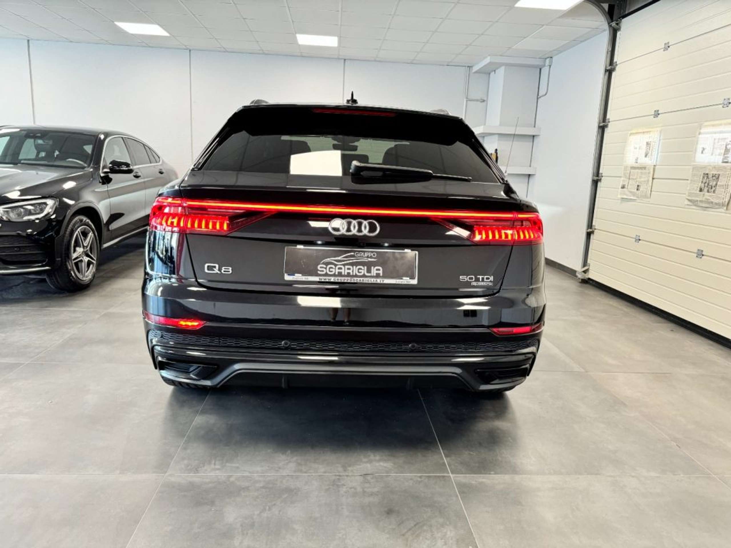 Audi - Q8