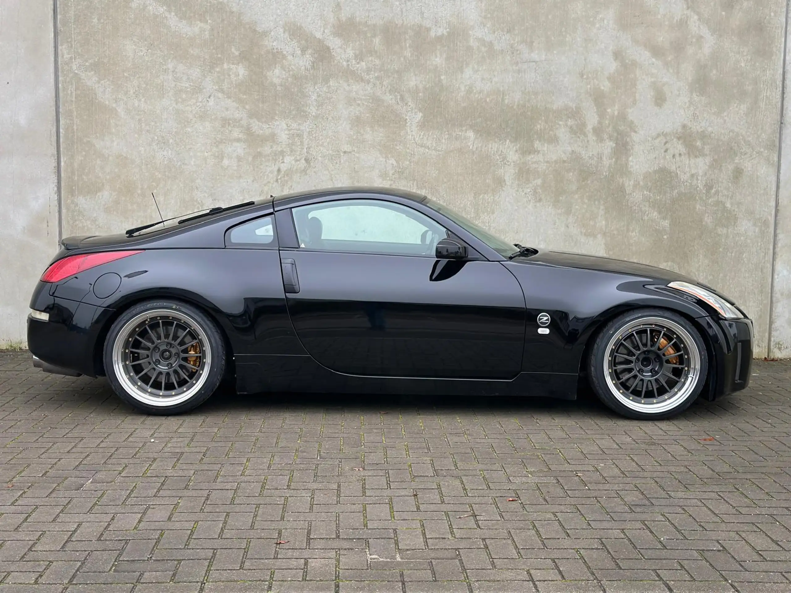 Nissan - 350Z