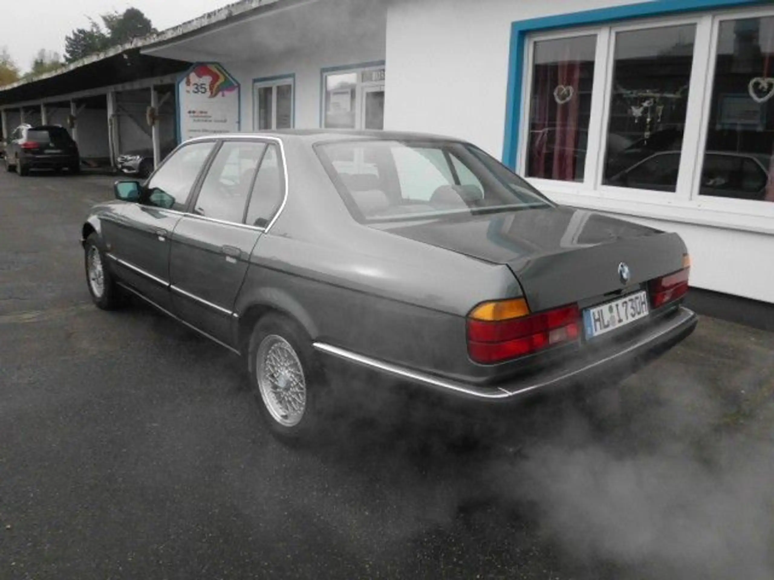 BMW - 730