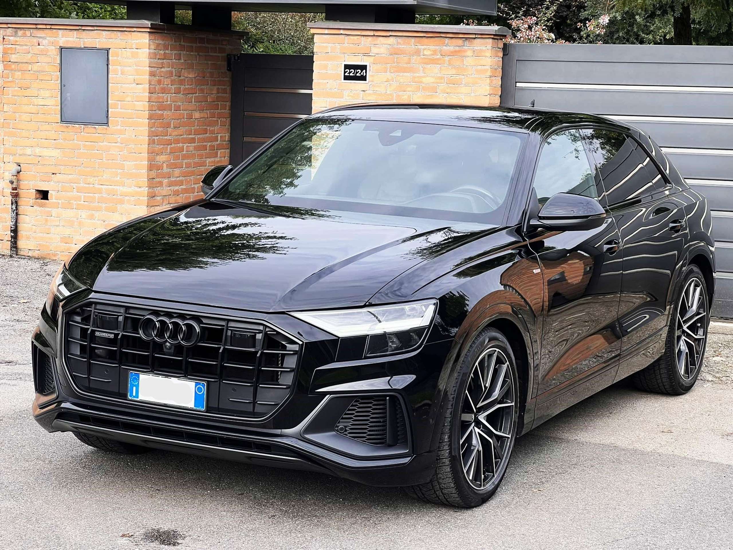 Audi - Q8