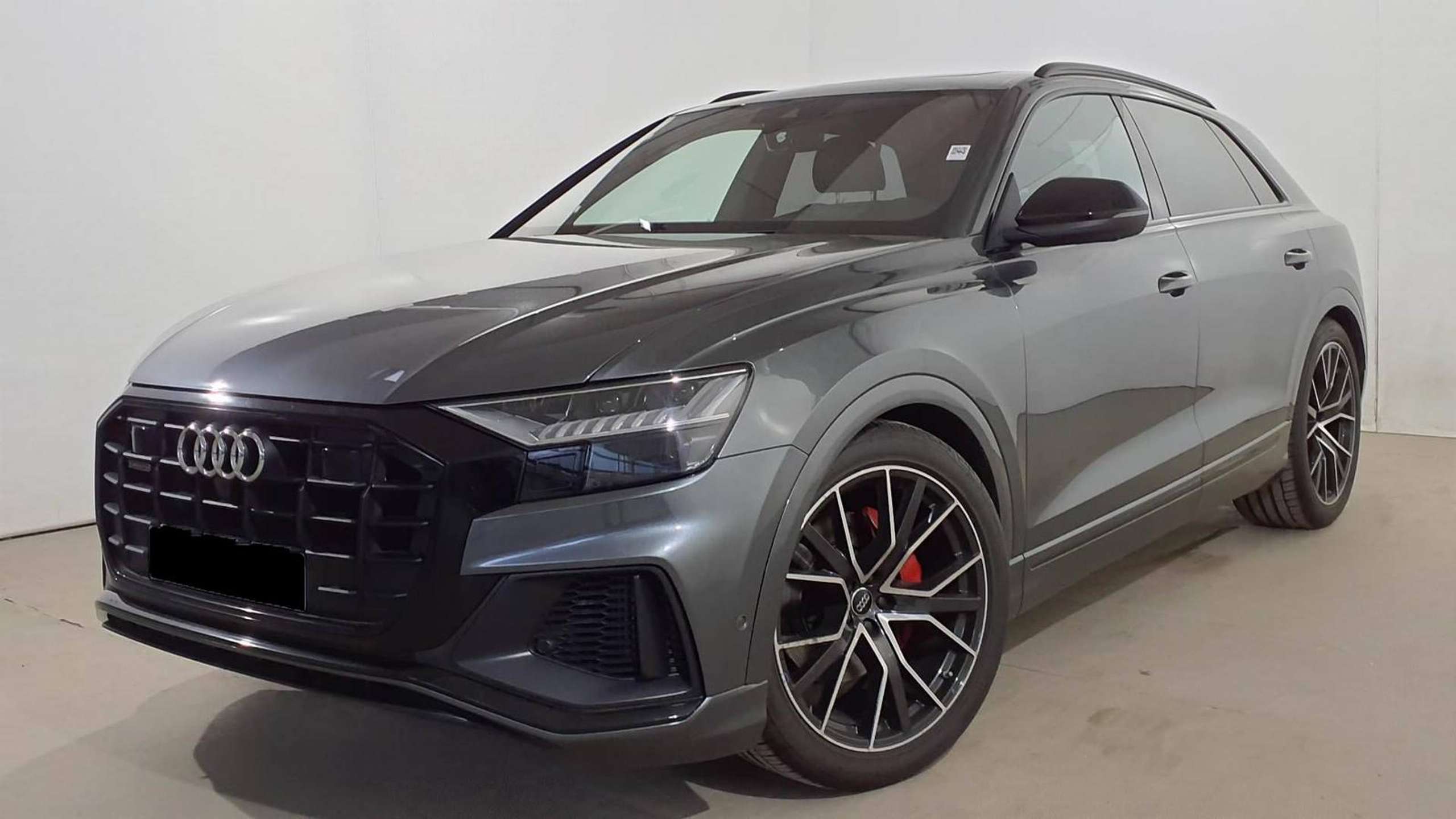 Audi - Q8