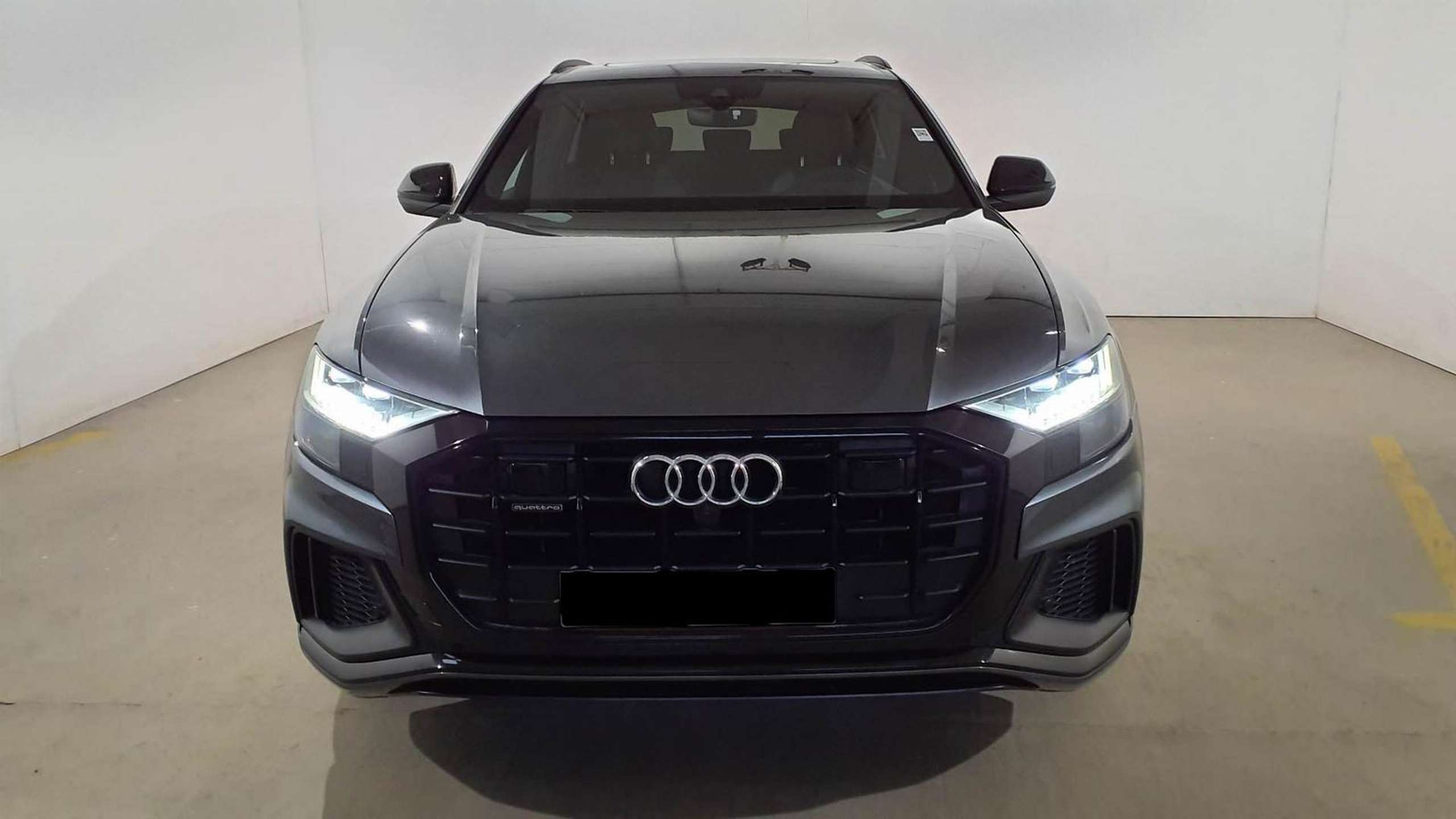 Audi - Q8