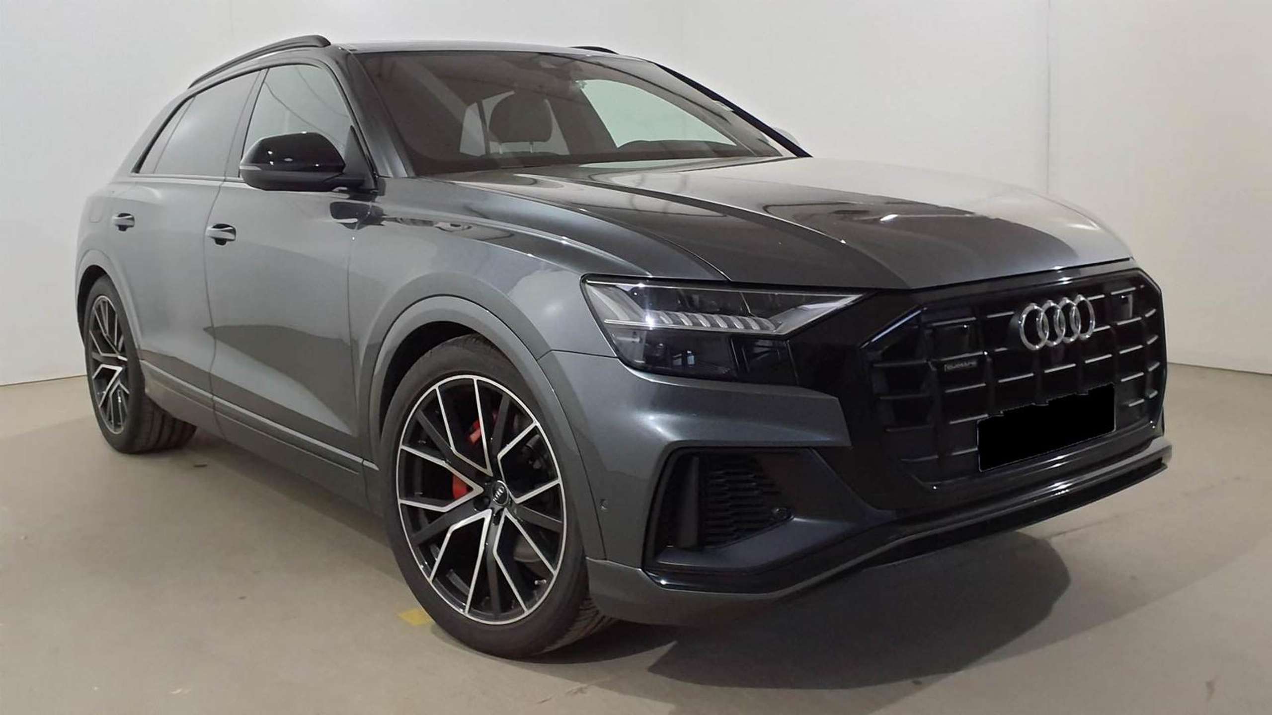 Audi - Q8