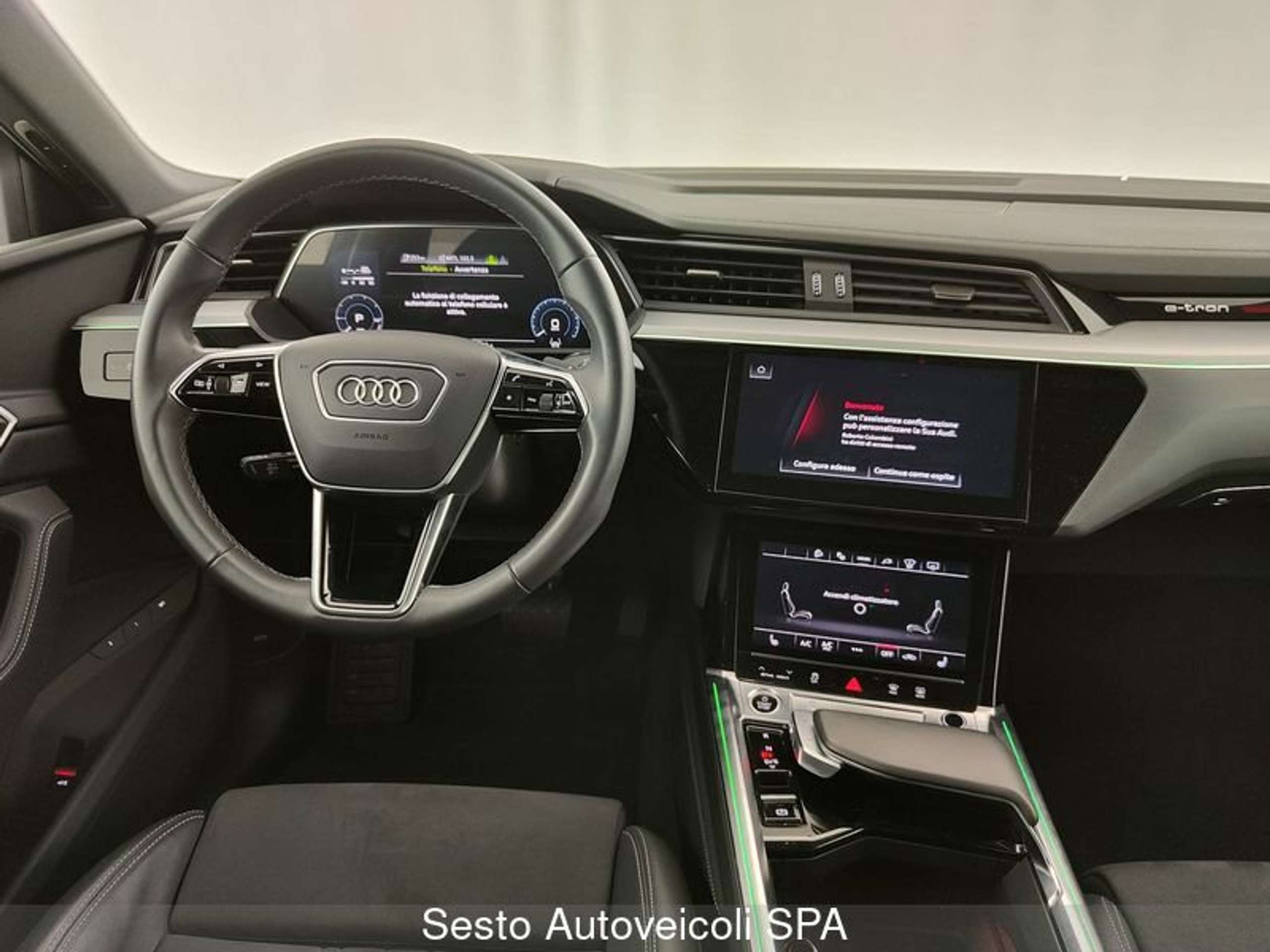 Audi - Q8 e-tron